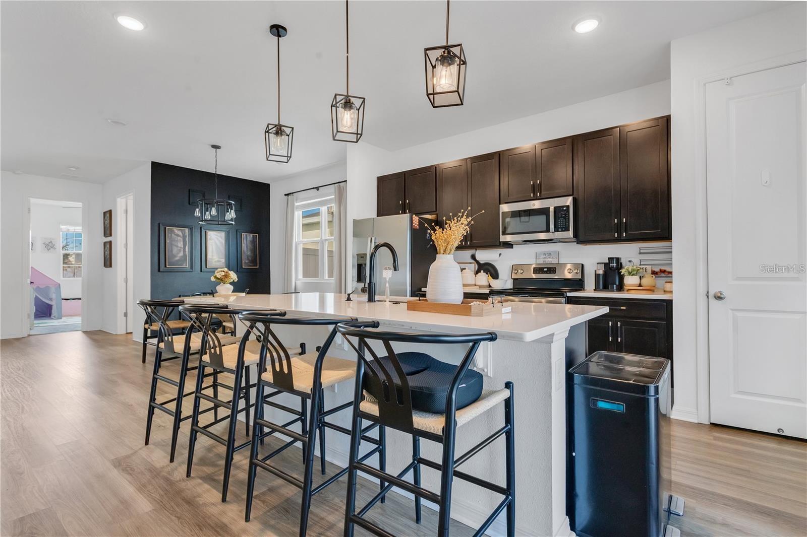 Image 11 of 30 For 682 Heritage Square Drive