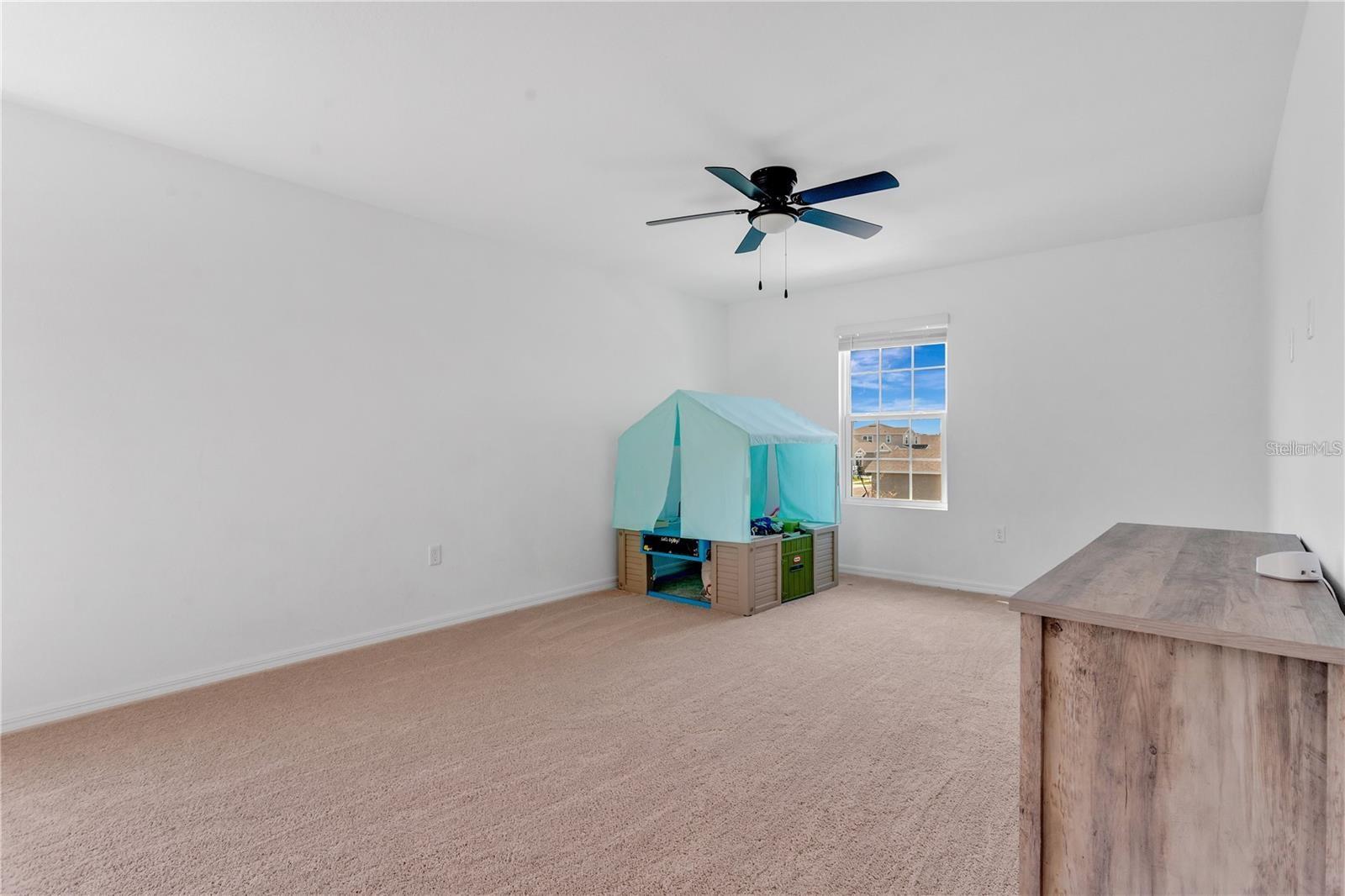 Image 20 of 30 For 682 Heritage Square Drive