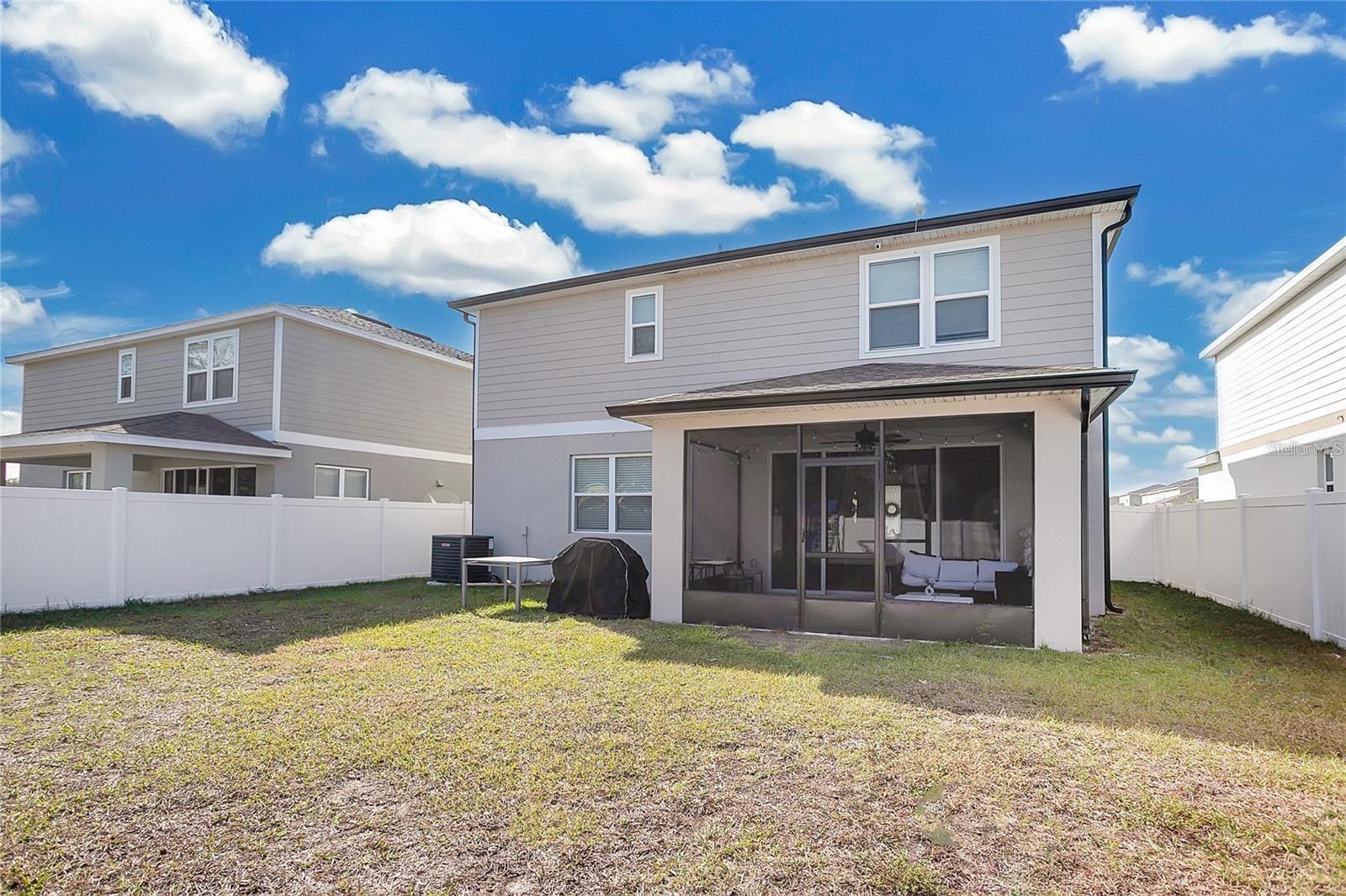 Image 24 of 30 For 682 Heritage Square Drive