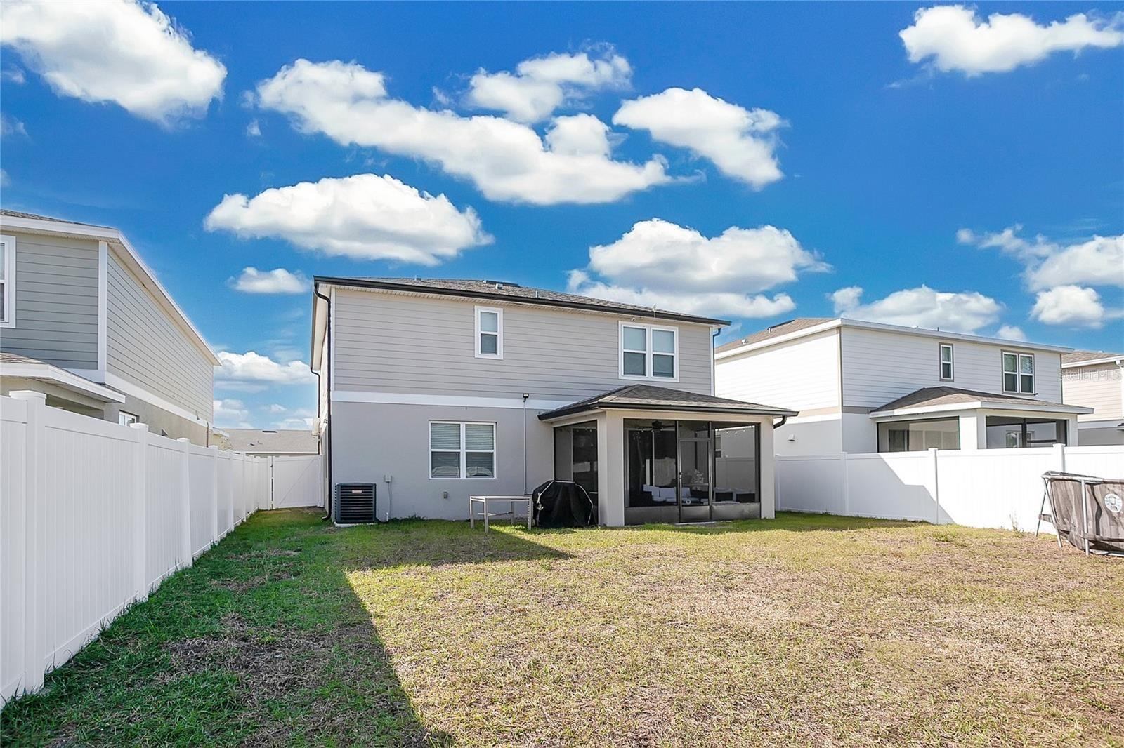 Image 26 of 30 For 682 Heritage Square Drive