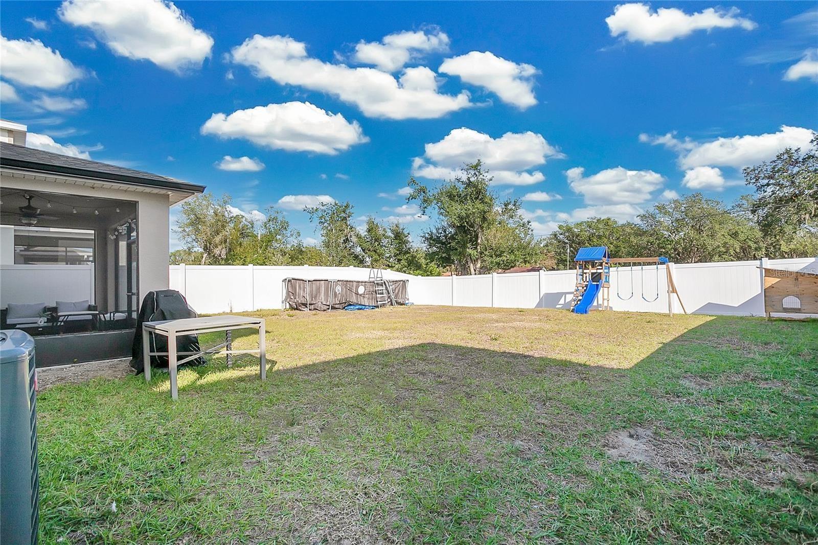 Image 27 of 30 For 682 Heritage Square Drive