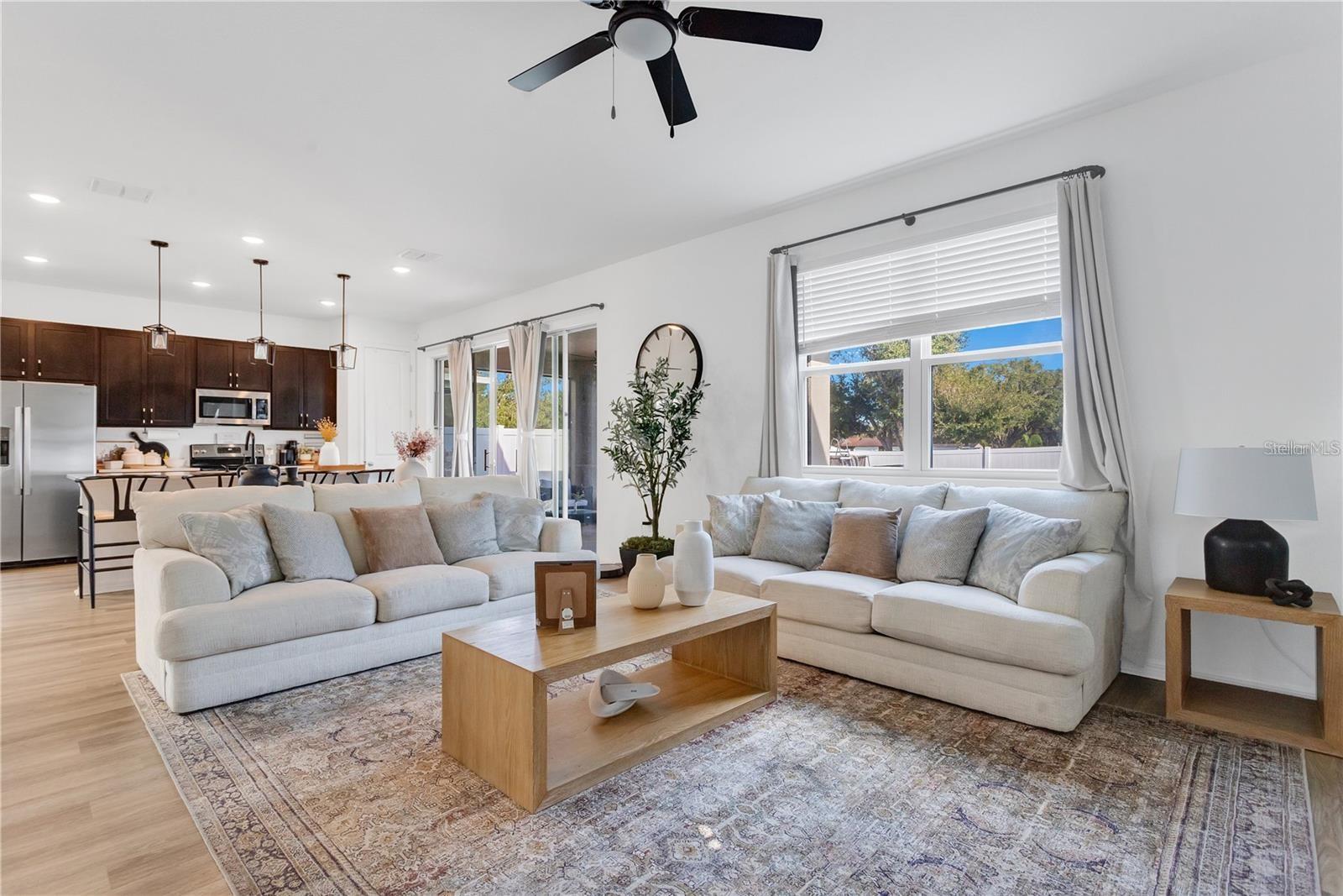 Image 4 of 30 For 682 Heritage Square Drive