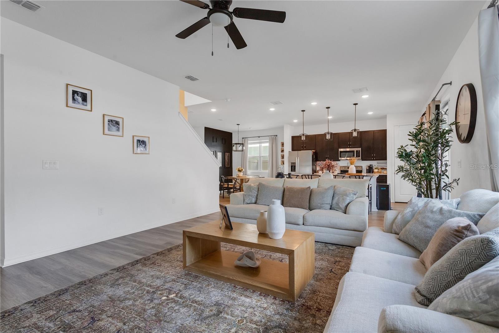 Image 5 of 30 For 682 Heritage Square Drive