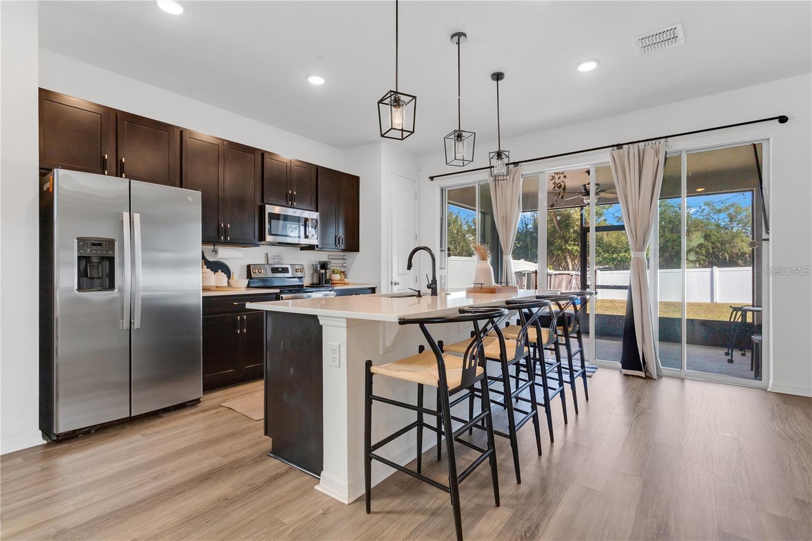 Image 6 of 30 For 682 Heritage Square Drive