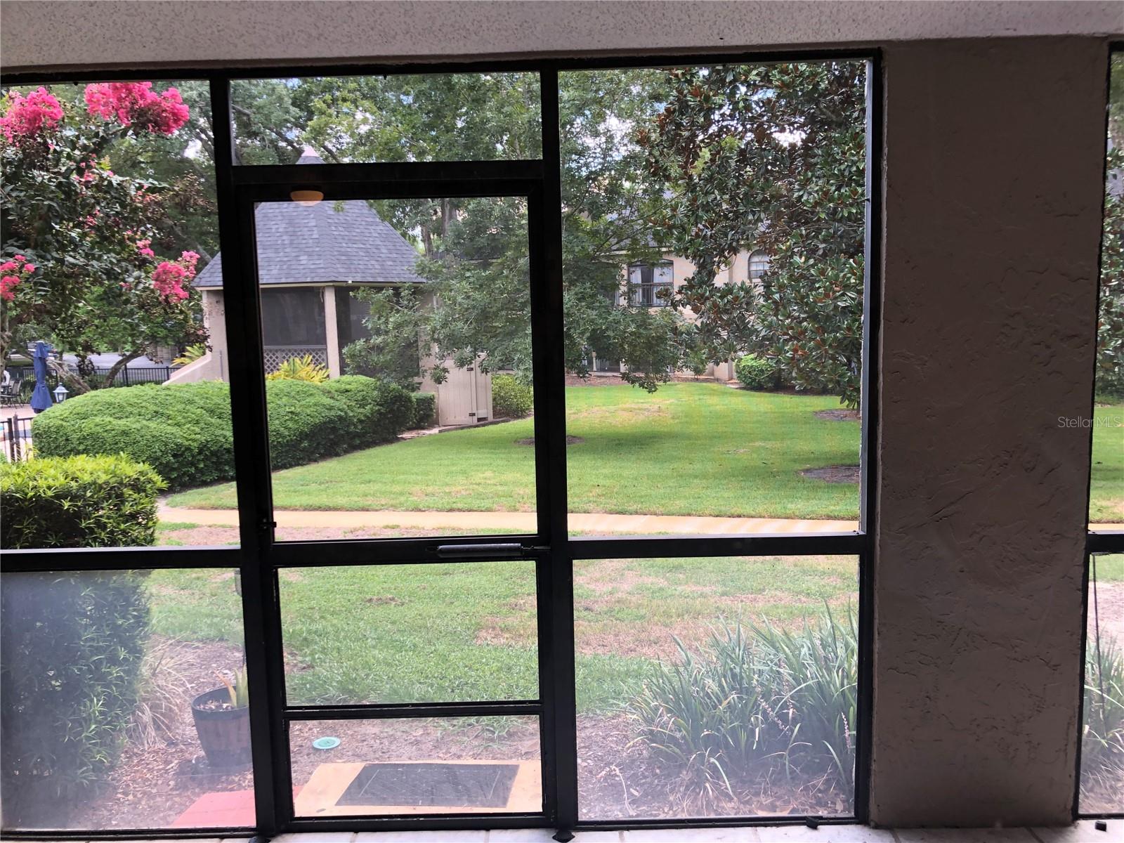 Image 11 of 17 For 1055 Kensington Park Drive 208