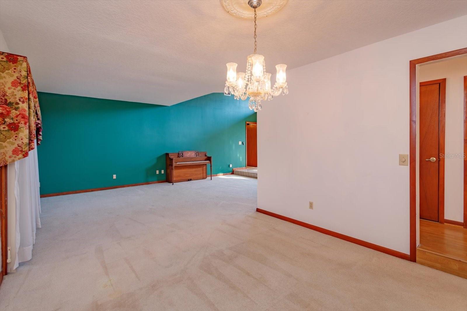 Image 10 of 36 For 312 Kimberly Court