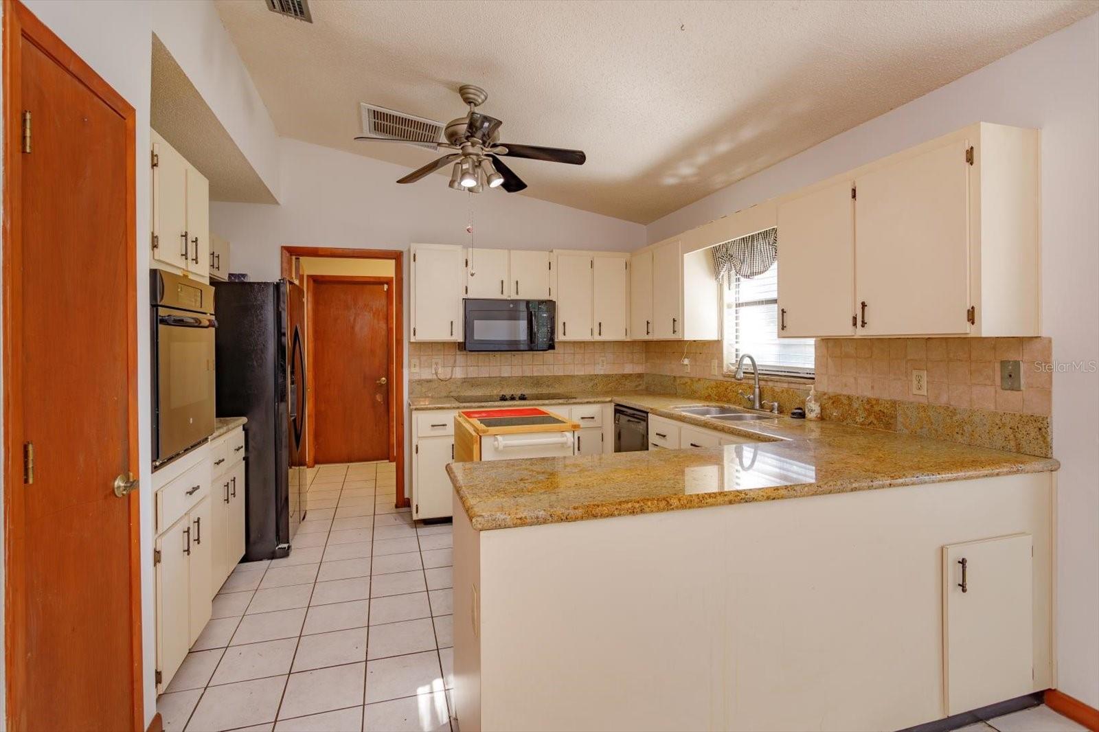 Image 11 of 36 For 312 Kimberly Court