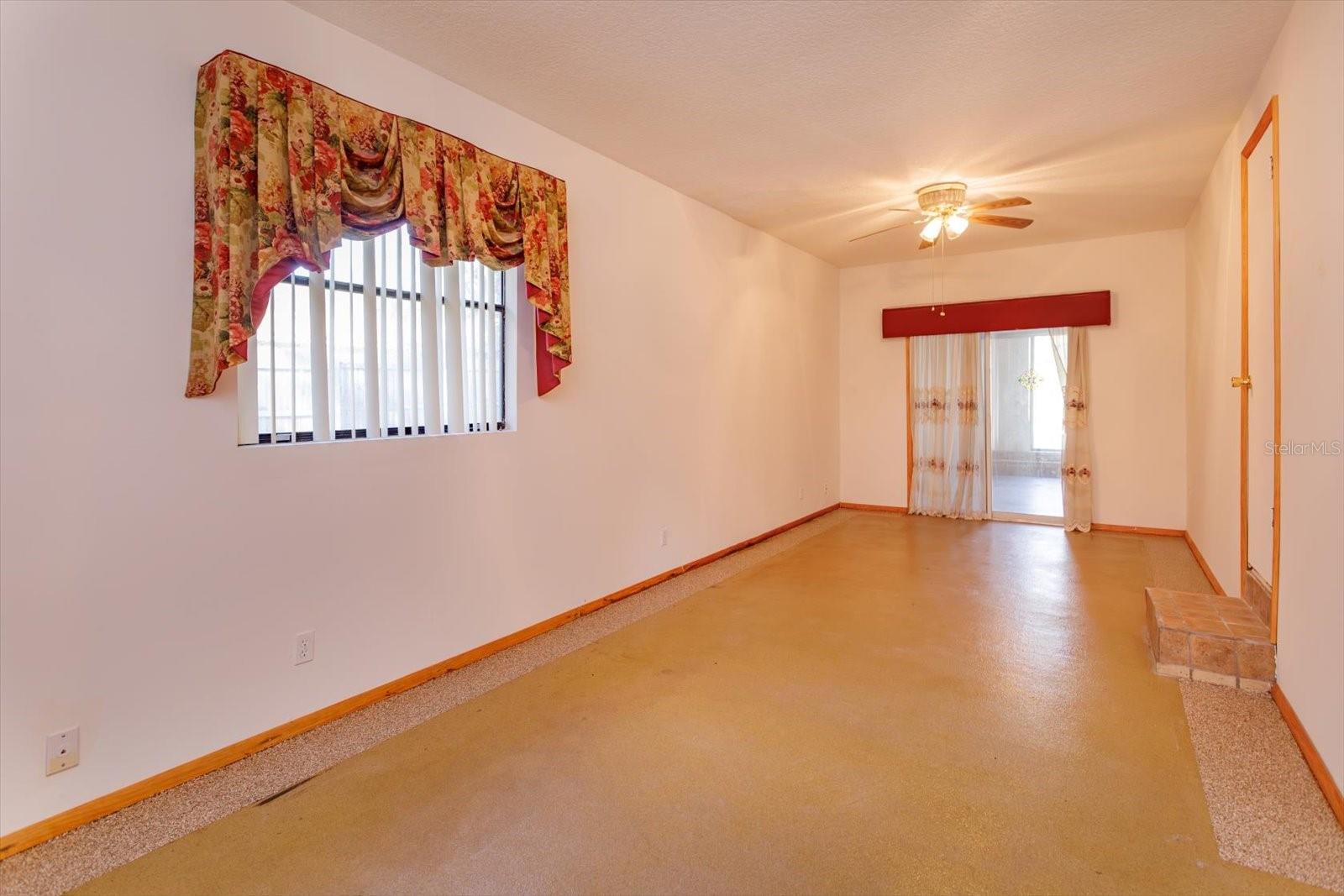 Image 17 of 36 For 312 Kimberly Court