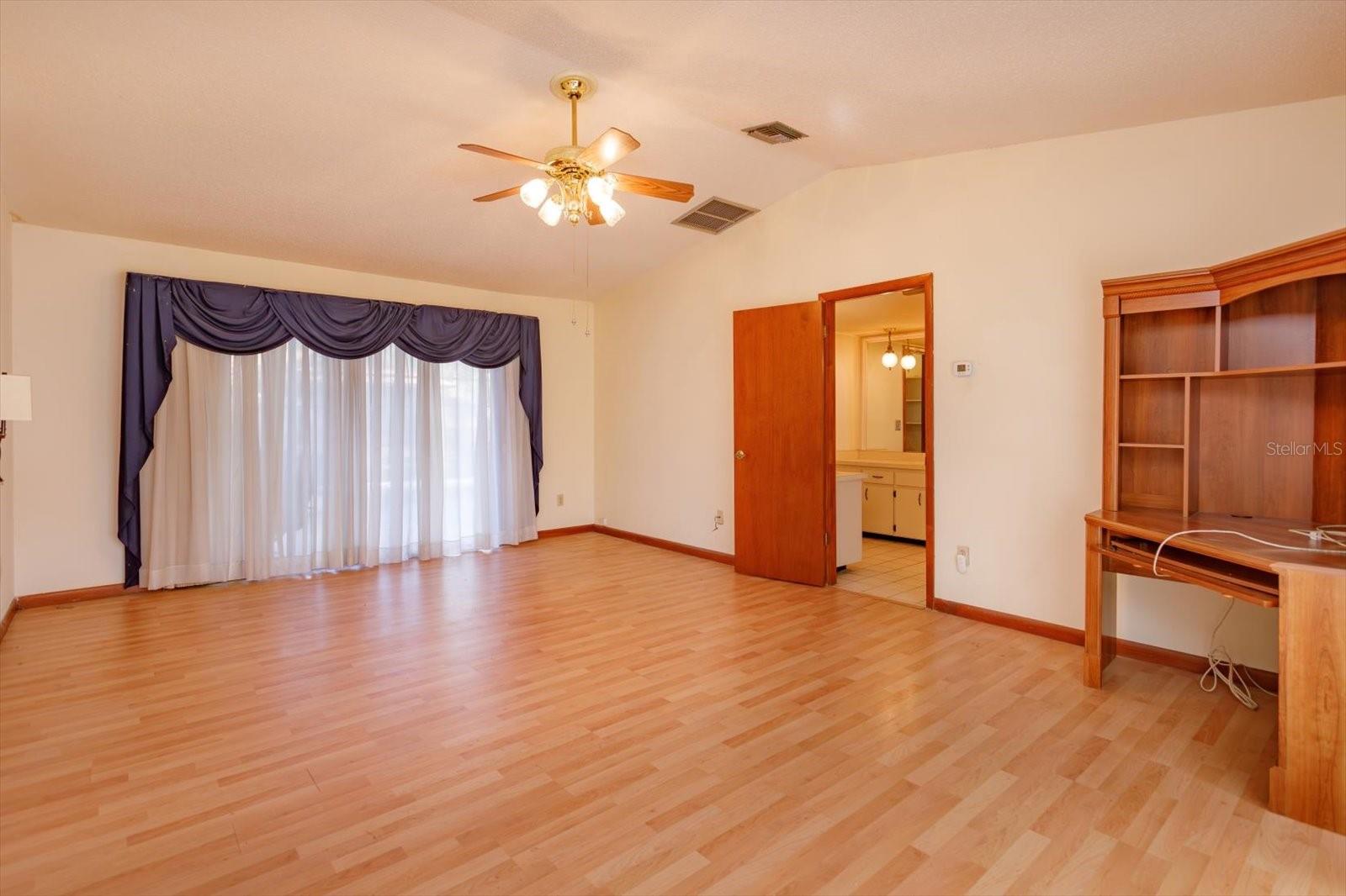 Image 19 of 36 For 312 Kimberly Court