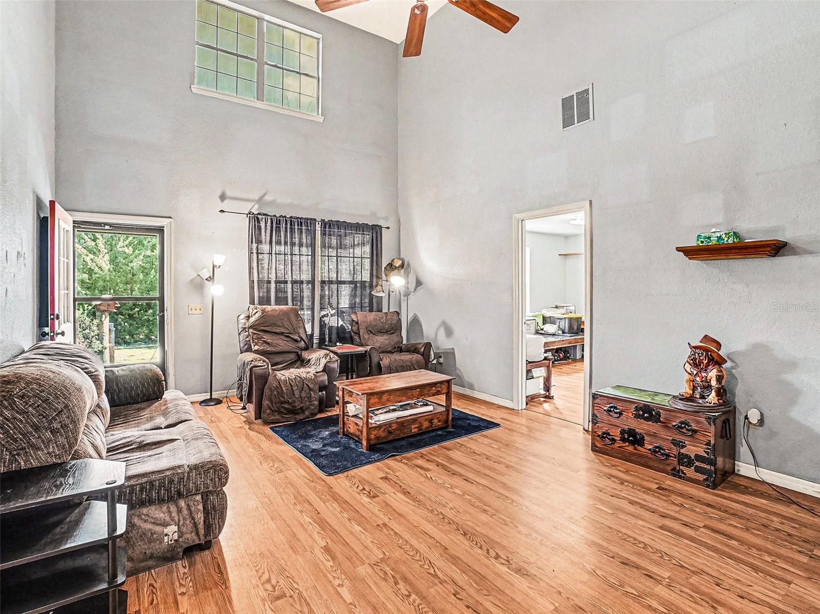 Image 5 of 33 For 4400 Conrad Acres Lane