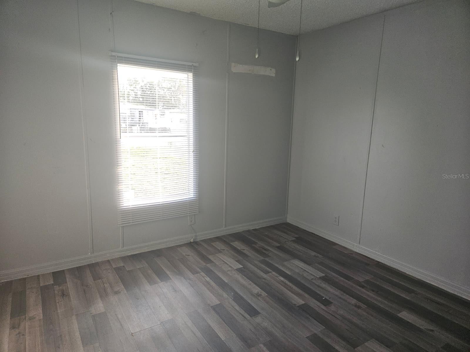 Image 12 of 27 For 129 4th Street