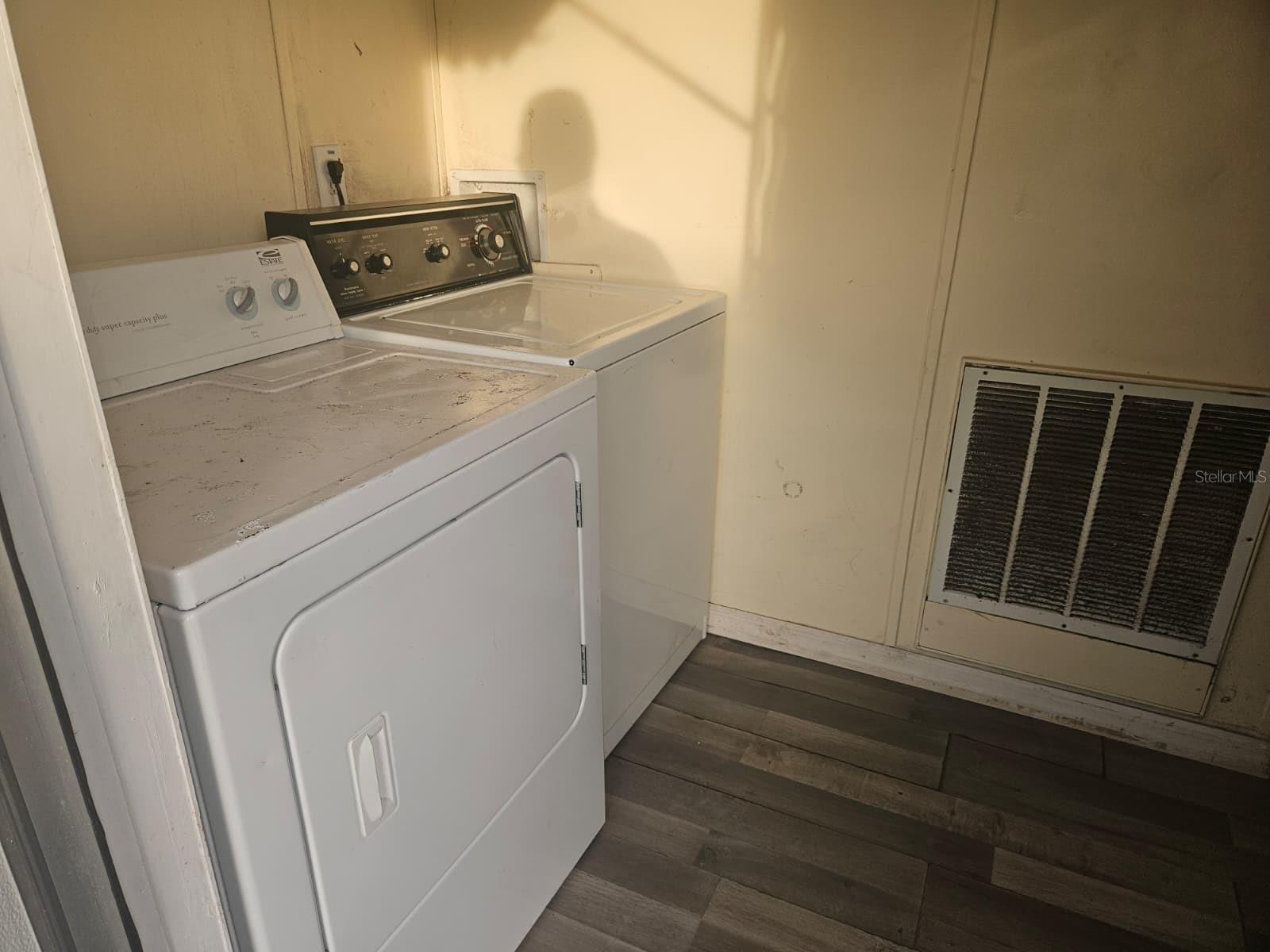 Image 15 of 27 For 129 4th Street