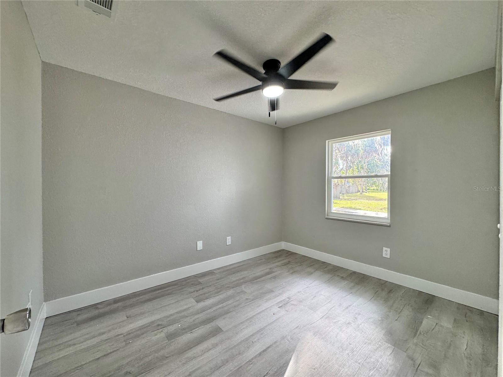 Image 17 of 23 For 2346 Section Drive