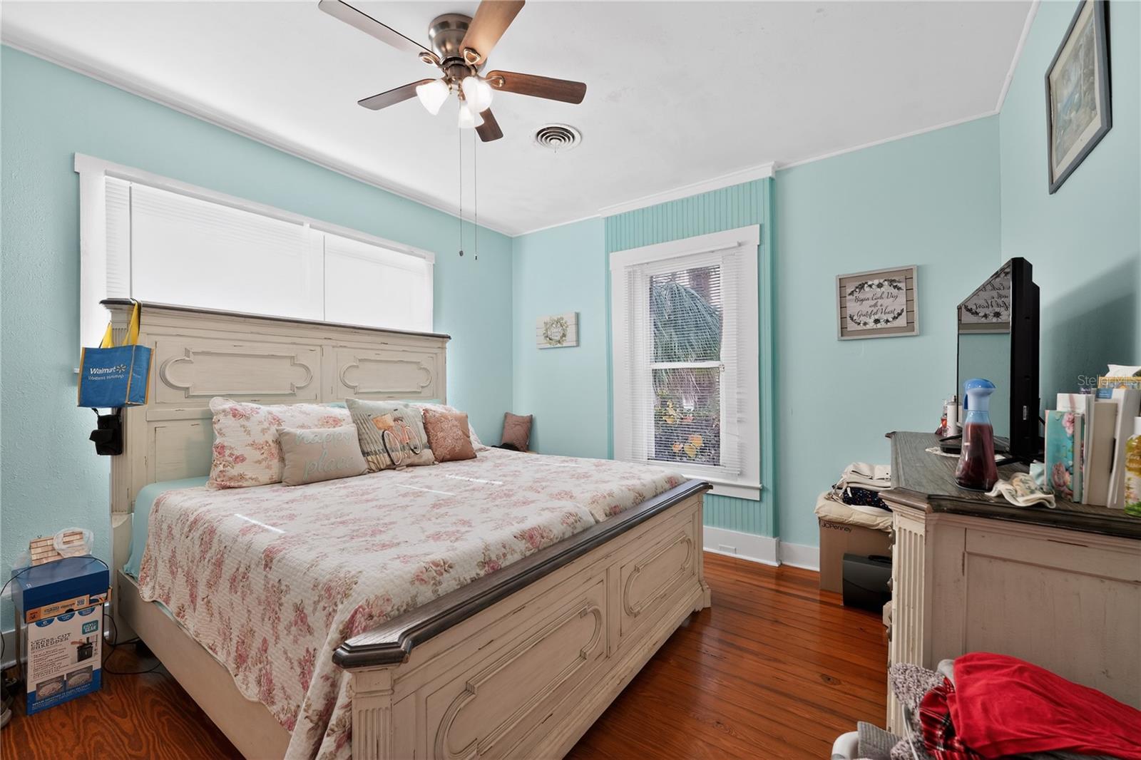 Image 7 of 12 For 360 Tyler Street