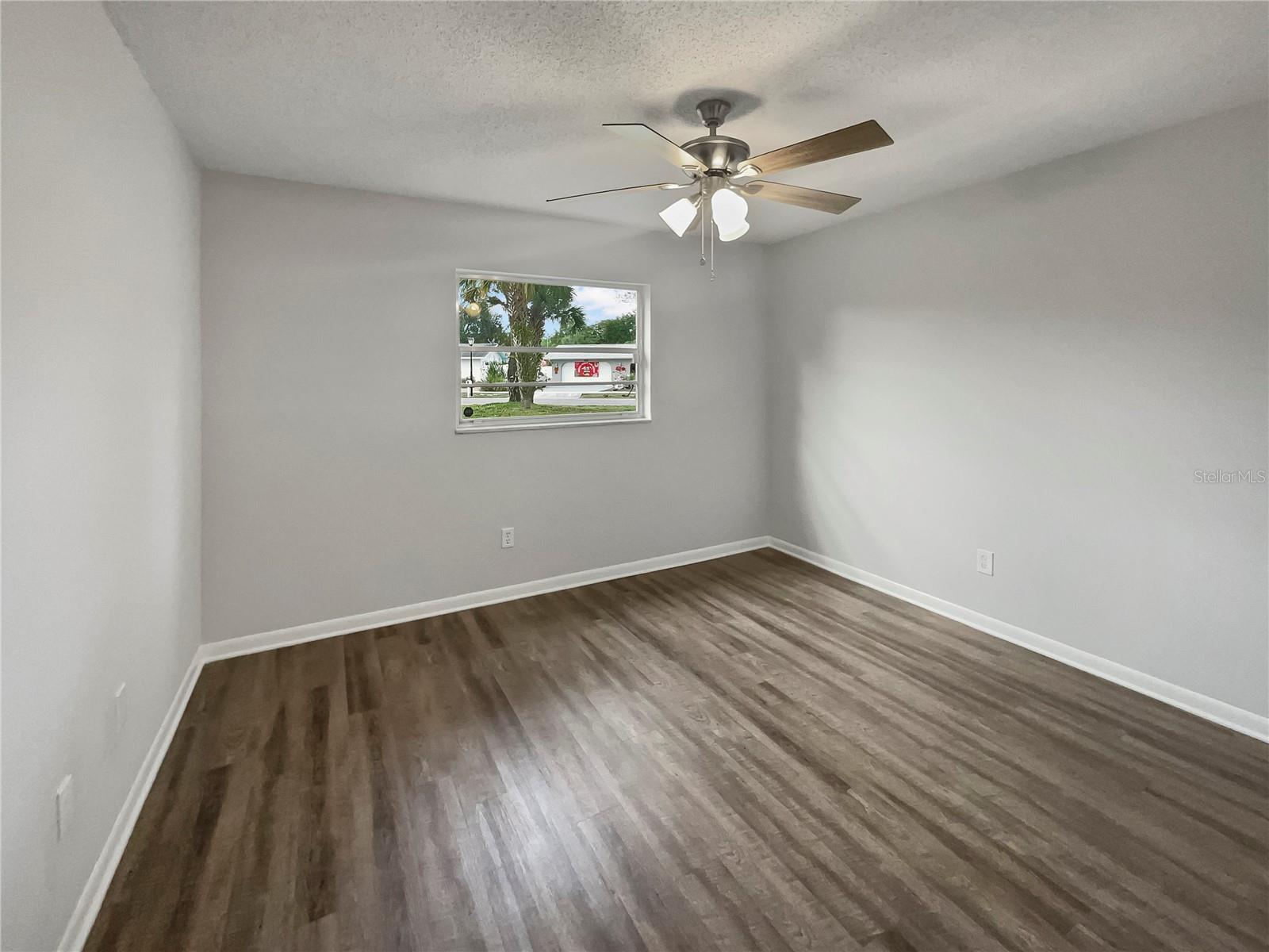 Image 13 of 38 For 8442 Clematis Lane