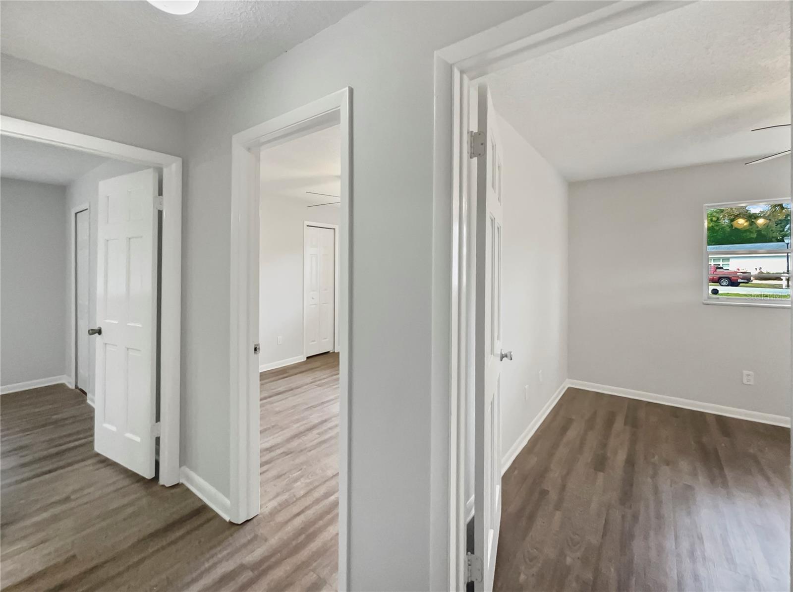 Image 17 of 38 For 8442 Clematis Lane