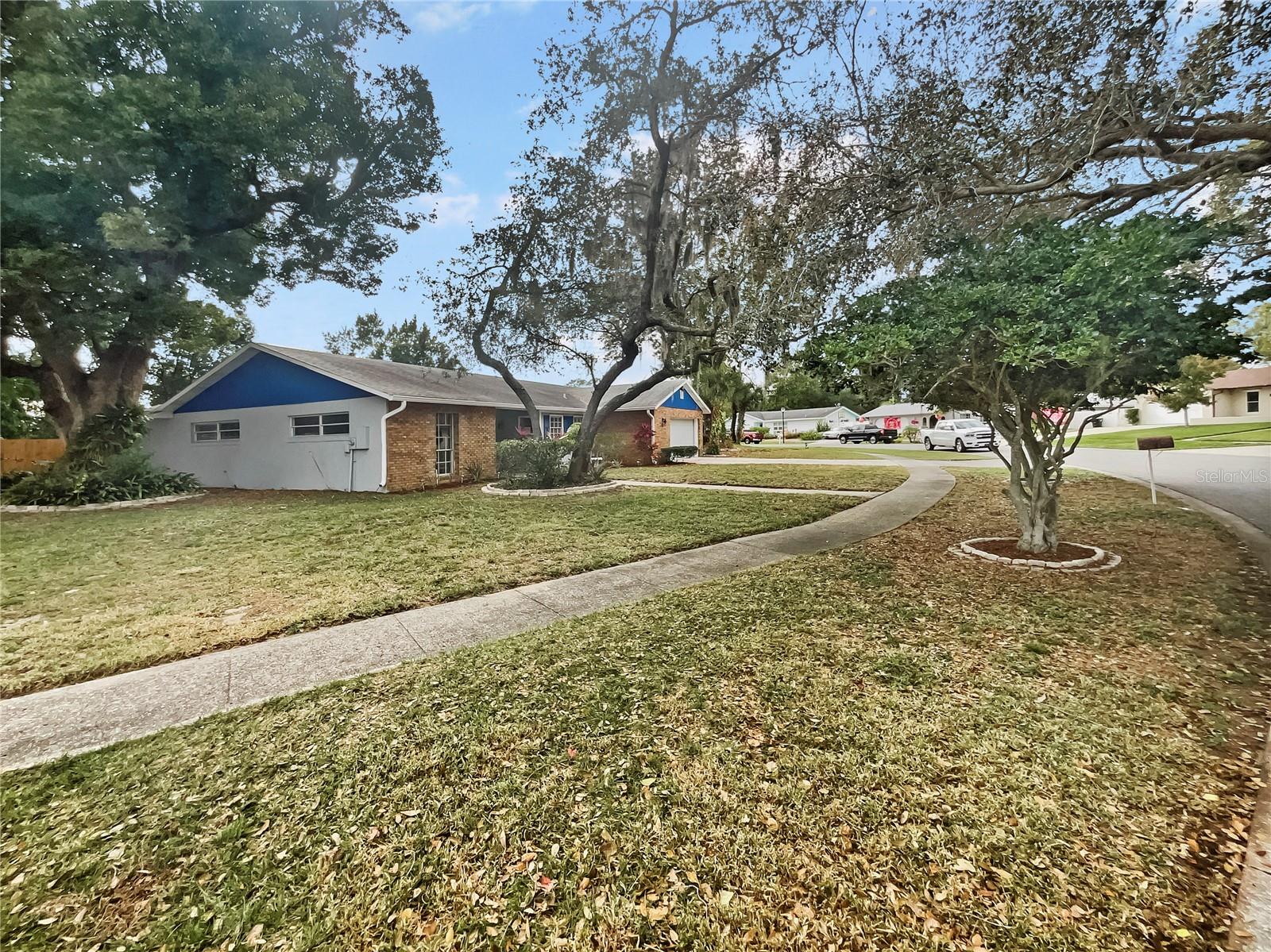 Image 22 of 38 For 8442 Clematis Lane