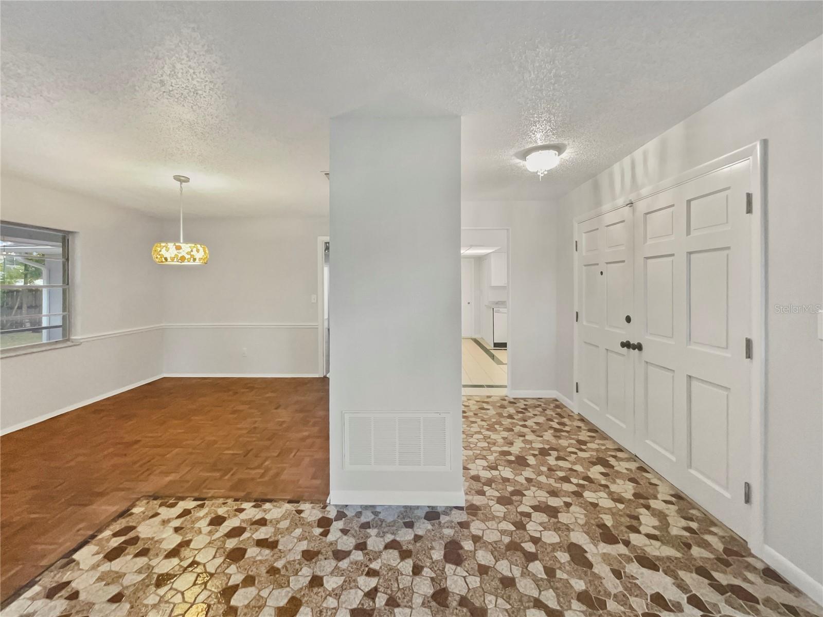 Image 25 of 38 For 8442 Clematis Lane