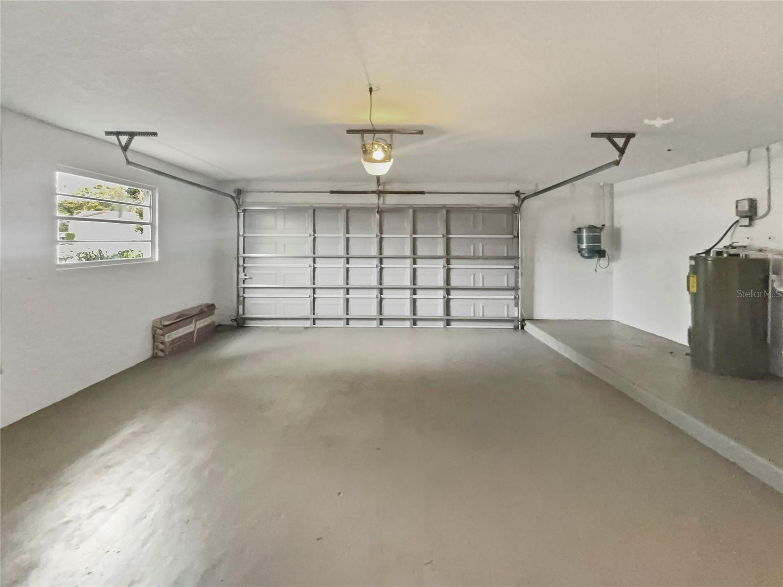 Image 30 of 38 For 8442 Clematis Lane