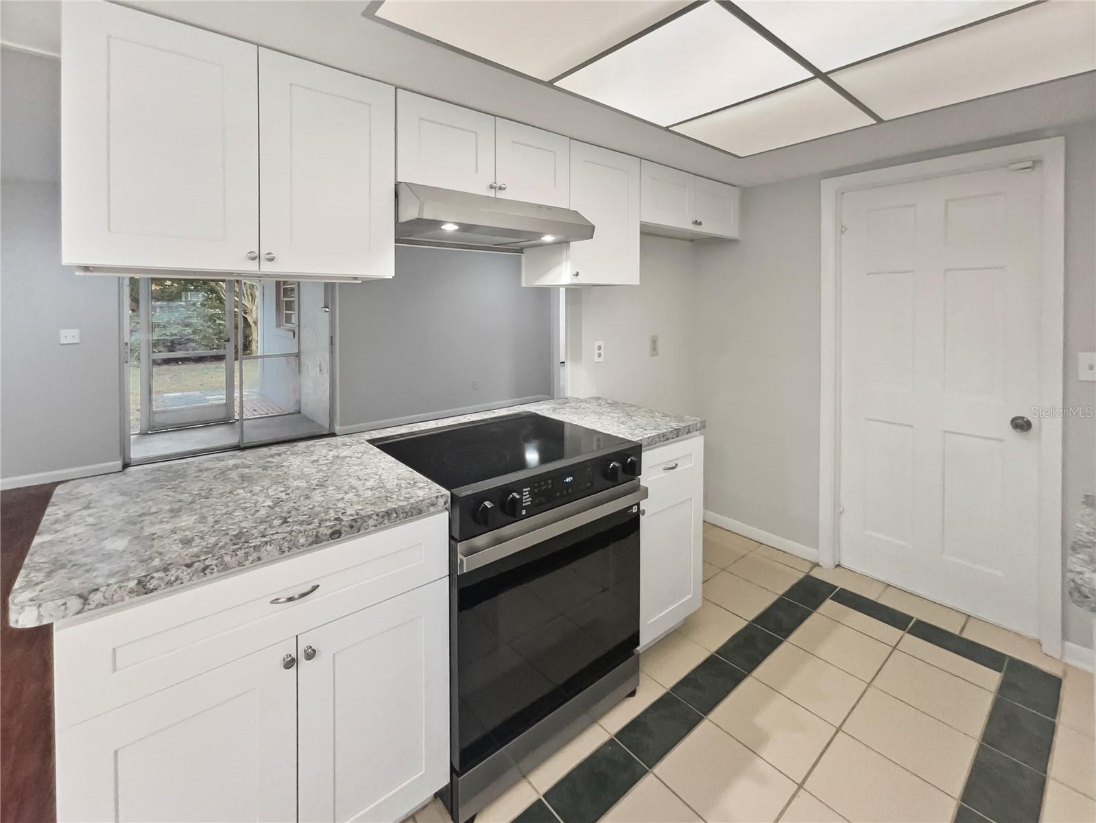 Image 34 of 38 For 8442 Clematis Lane