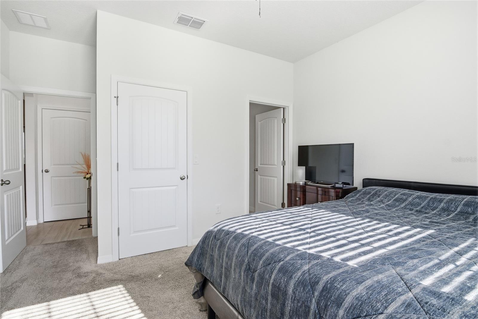 Image 11 of 40 For 16098 Mangrove Road