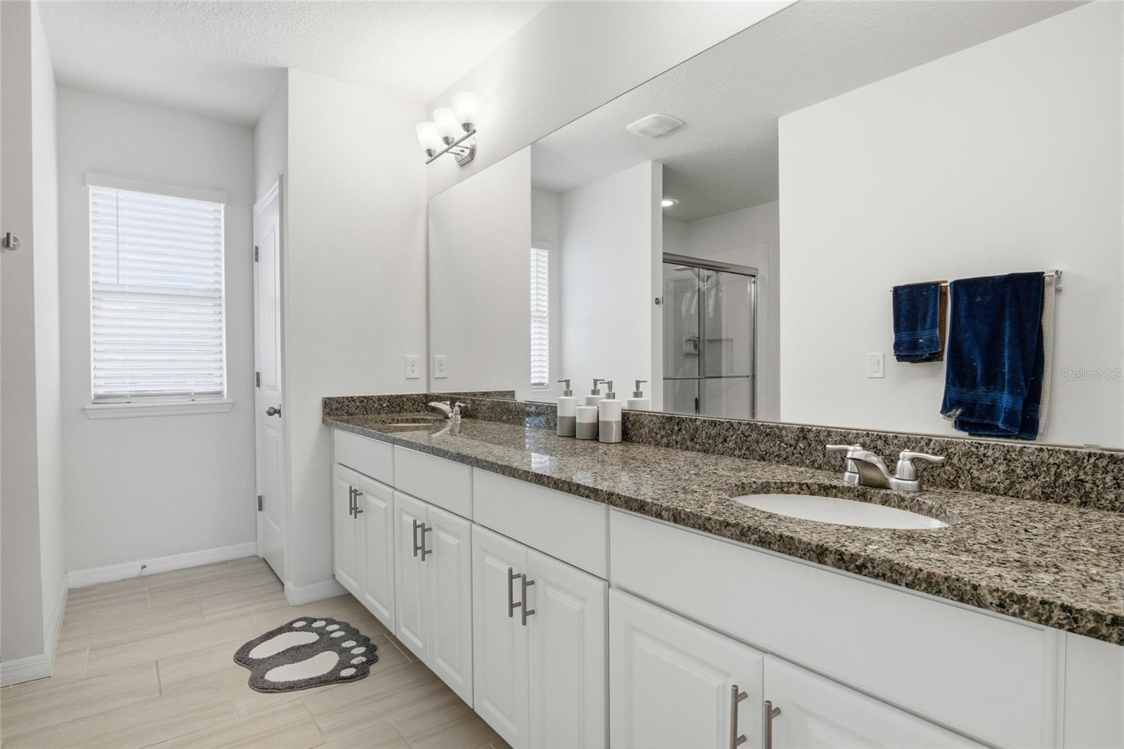 Image 21 of 40 For 16098 Mangrove Road