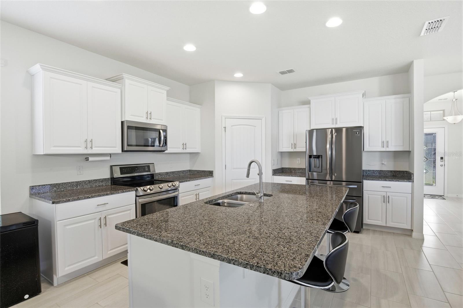 Image 5 of 40 For 16098 Mangrove Road