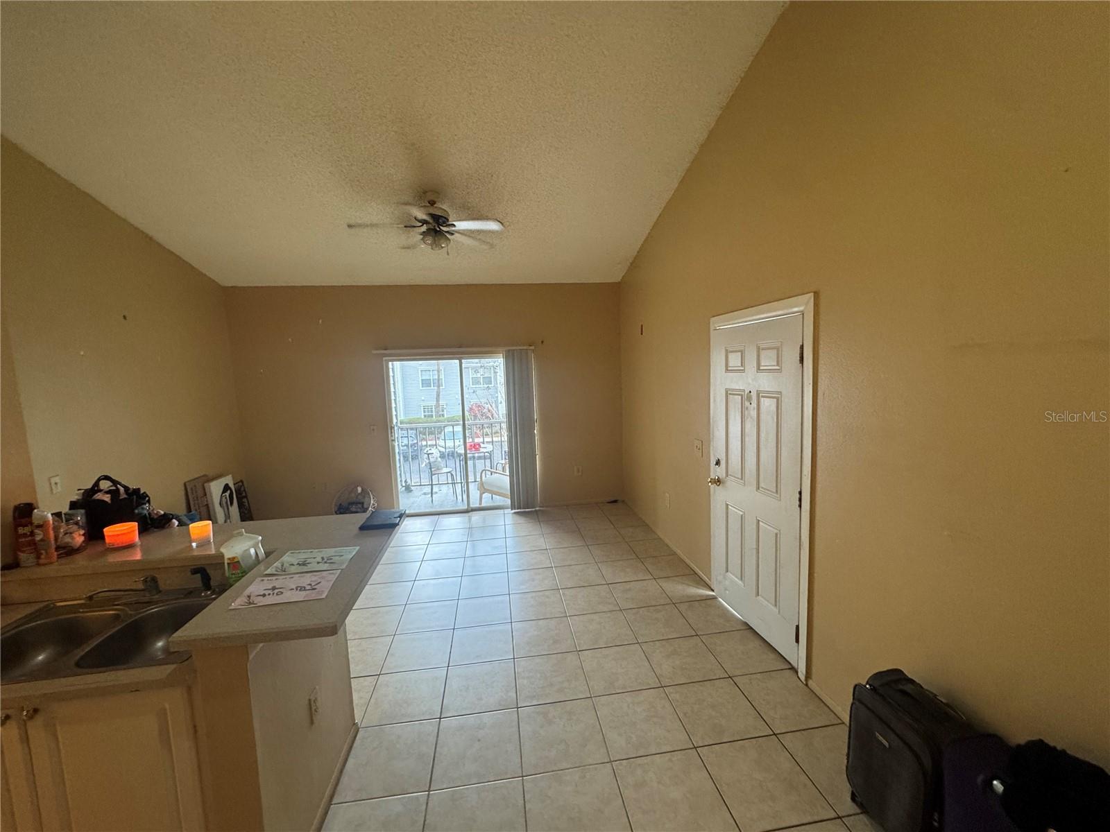 Image 9 of 17 For 1218 Bermuda Lakes Lane 201