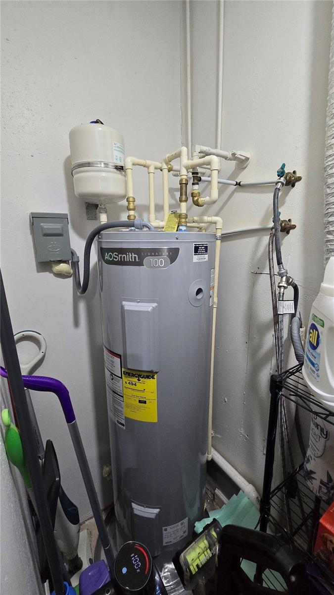 Image 79 of 92 For 311 Lewis Avenue