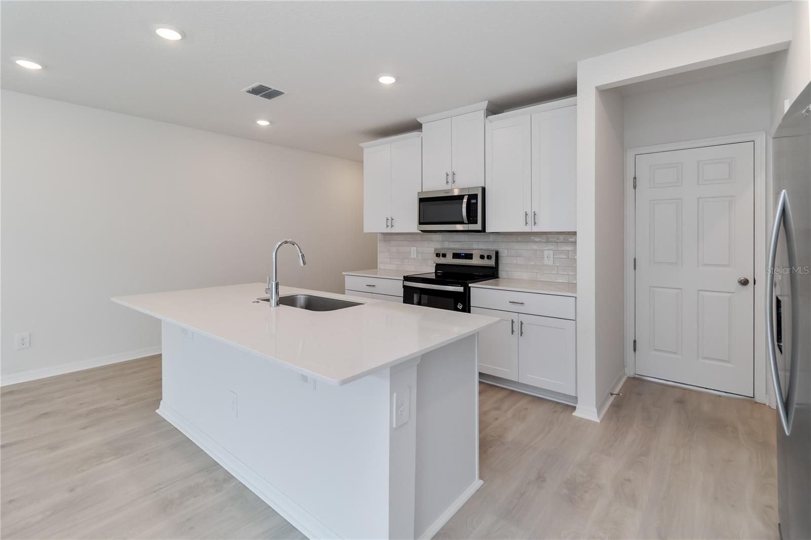 Image 11 of 41 For 4569 Rangeland Way