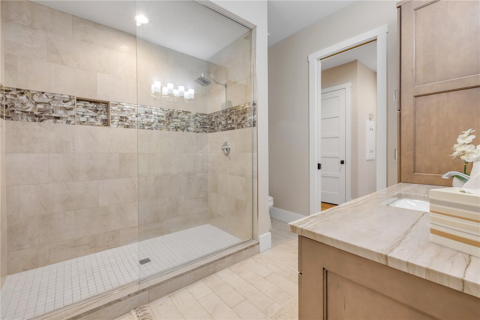 Image 41 of 76 For 1 Mar Azul N