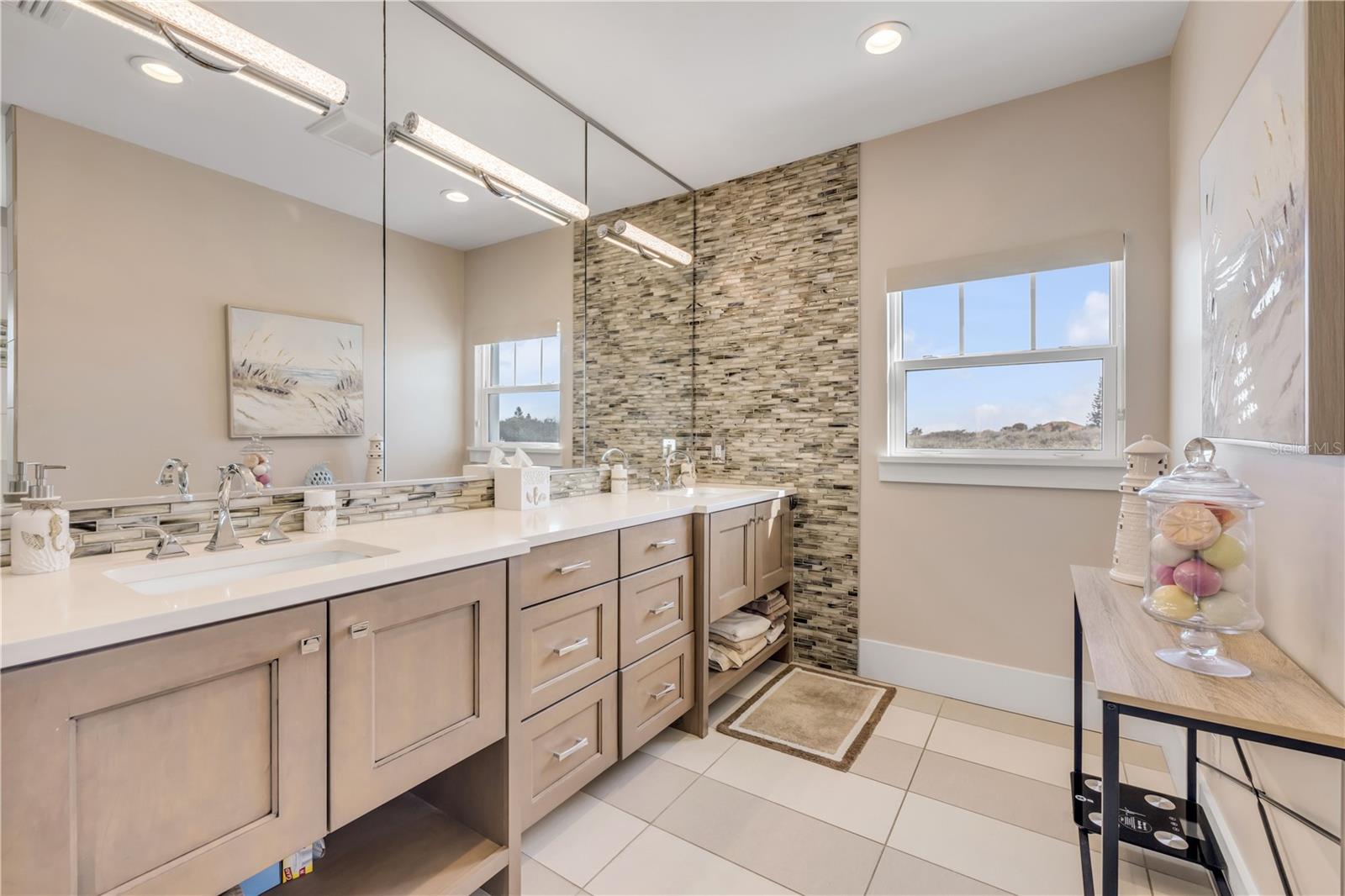 Image 49 of 76 For 1 Mar Azul N