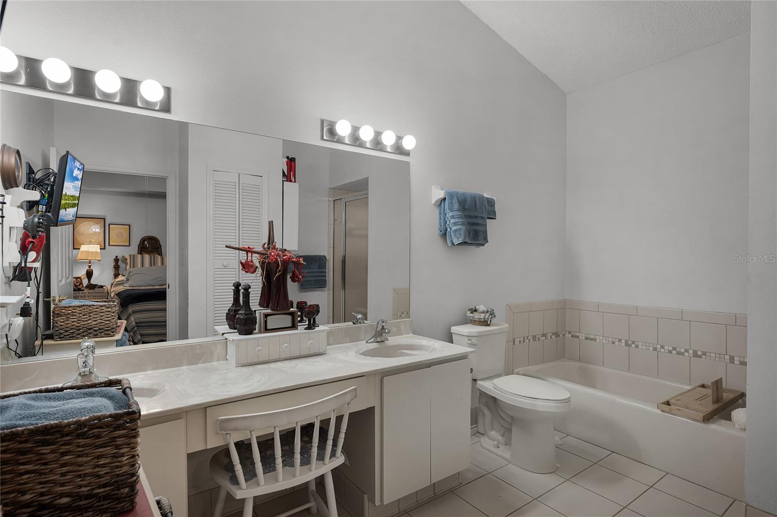 Image 13 of 30 For 4019 Lake Mirage Boulevard