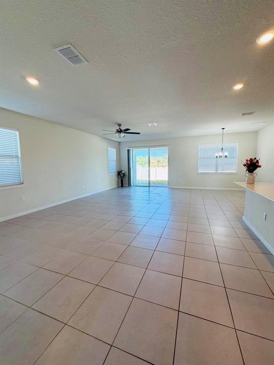 Image 6 of 23 For 13049 Skyway Lane