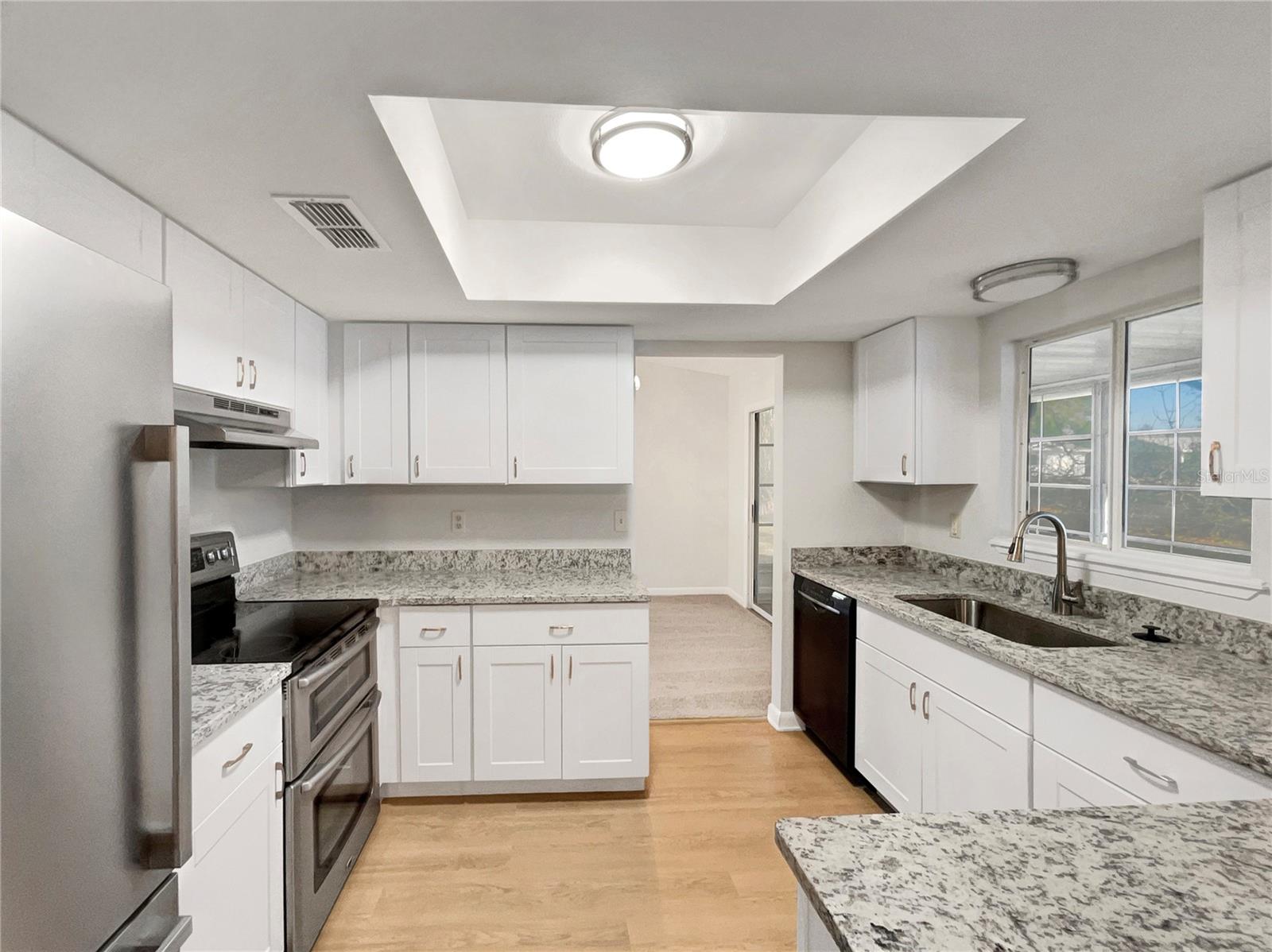 Image 6 of 47 For 10785 78th Avenue