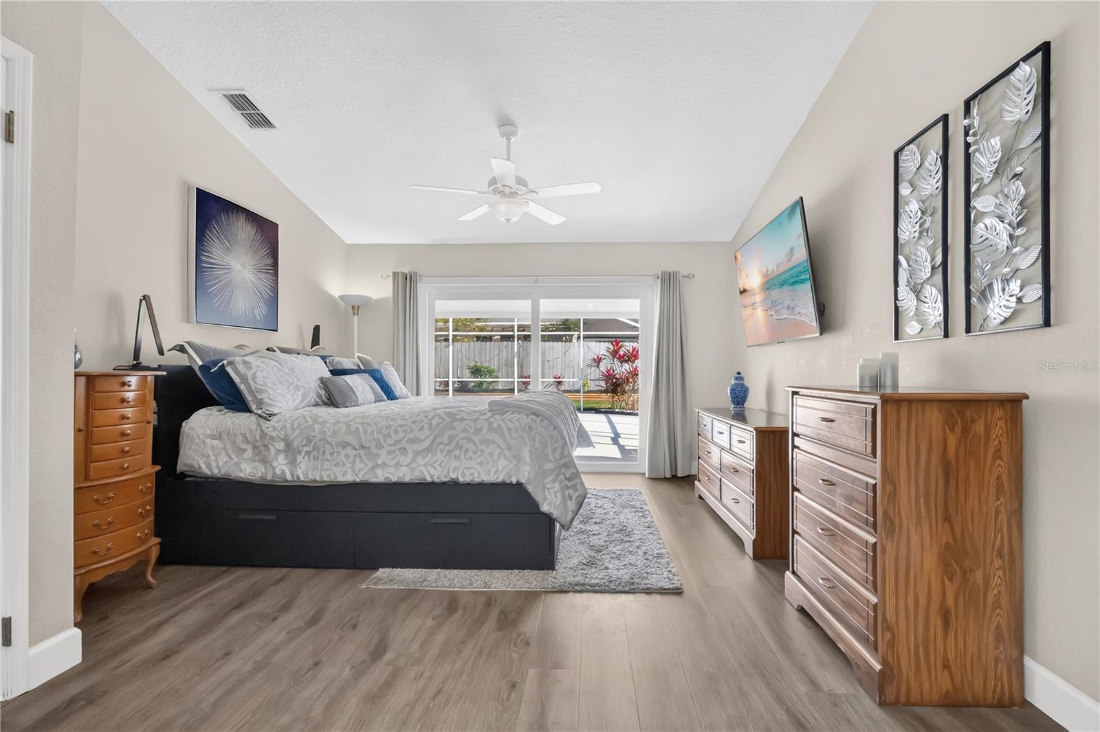 Image 11 of 29 For 9426 Palm Tree Drive