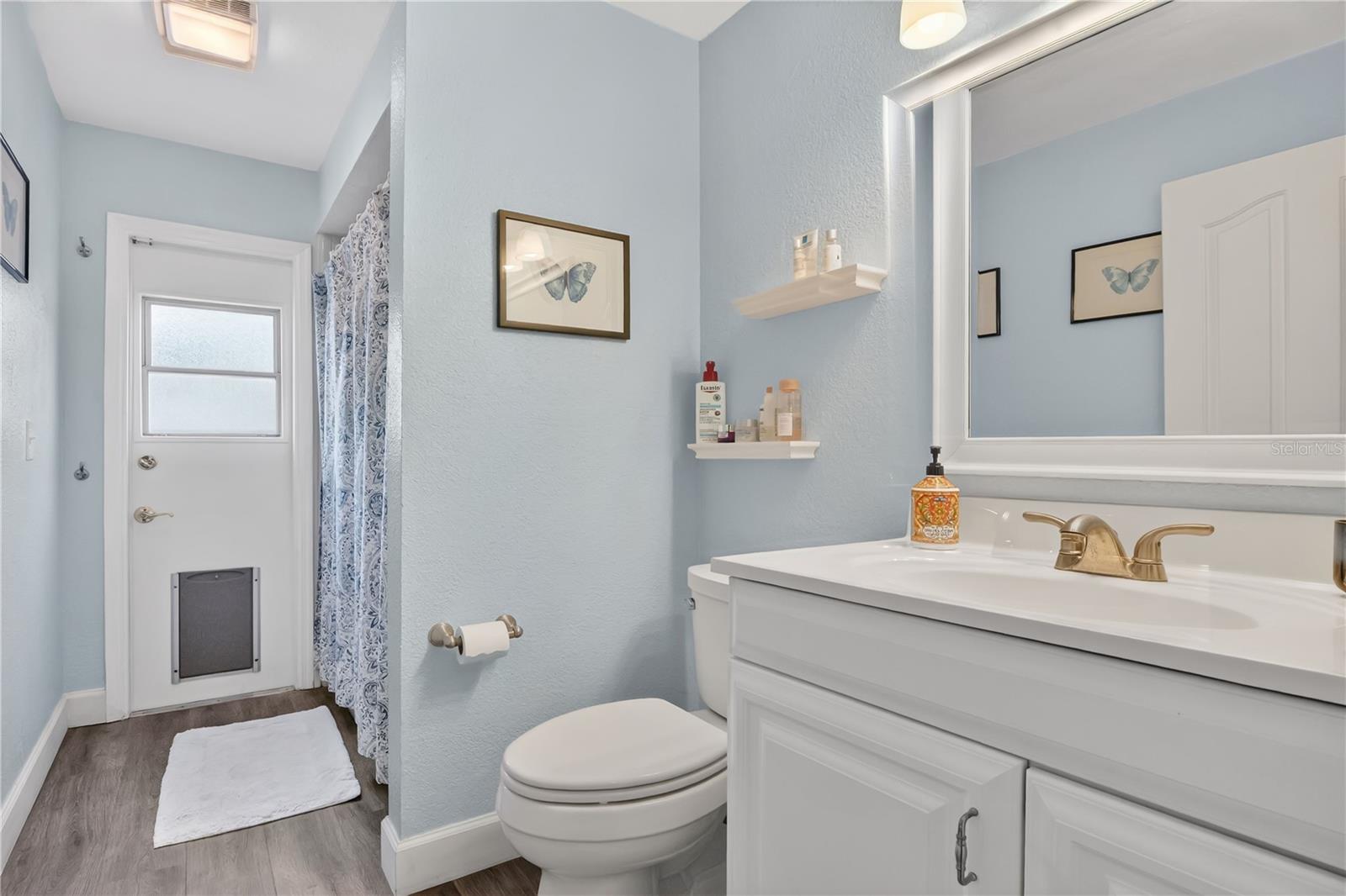 Image 17 of 29 For 9426 Palm Tree Drive