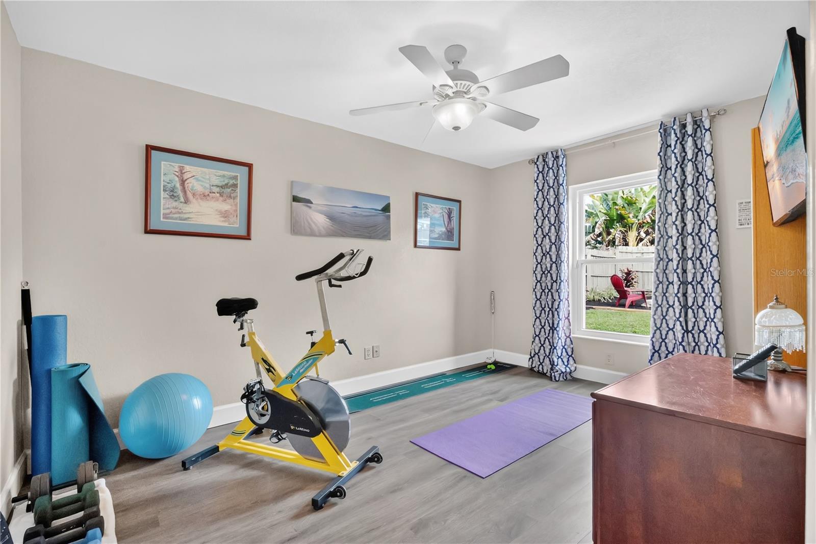 Image 18 of 29 For 9426 Palm Tree Drive