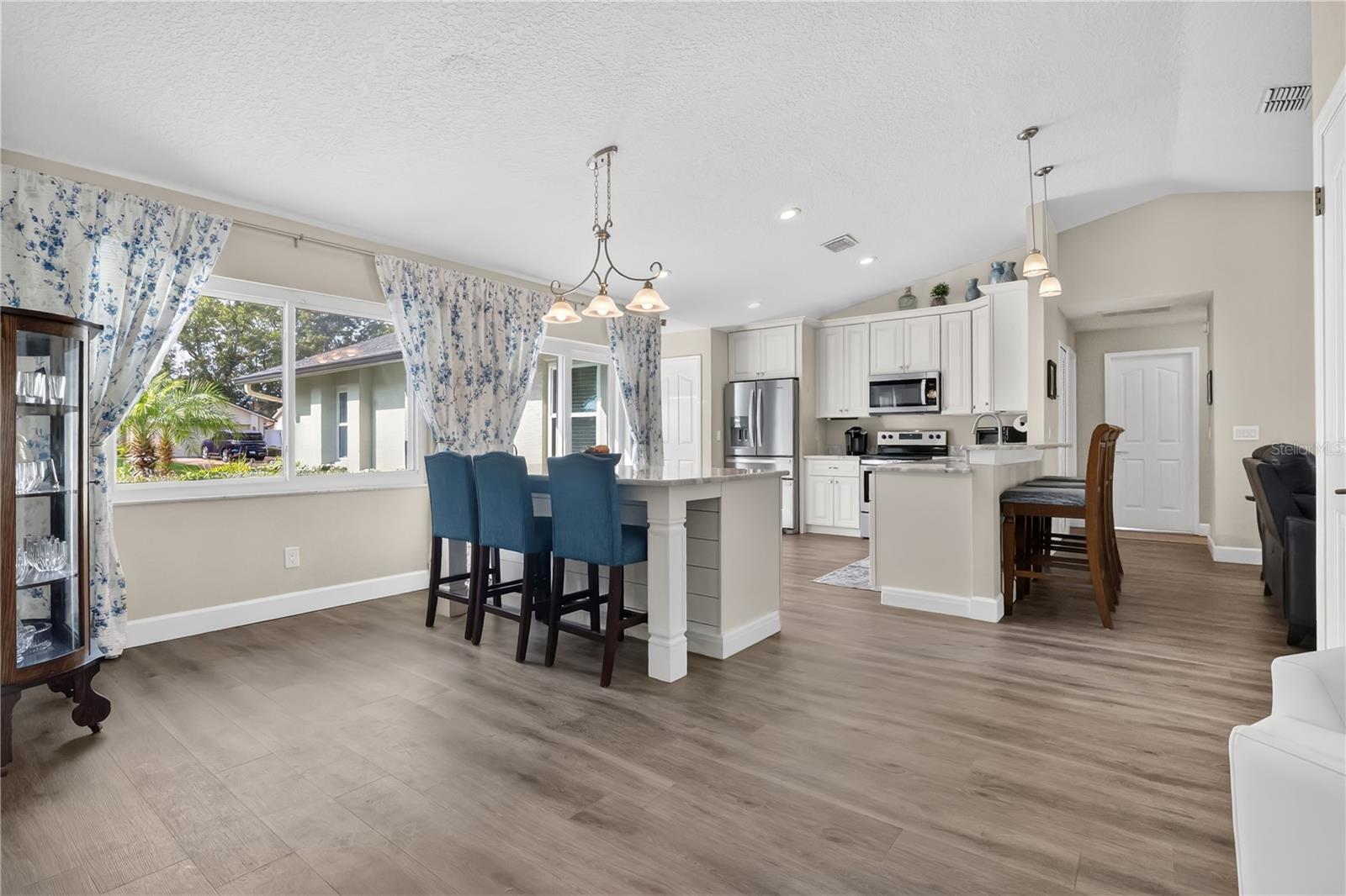 Image 4 of 29 For 9426 Palm Tree Drive