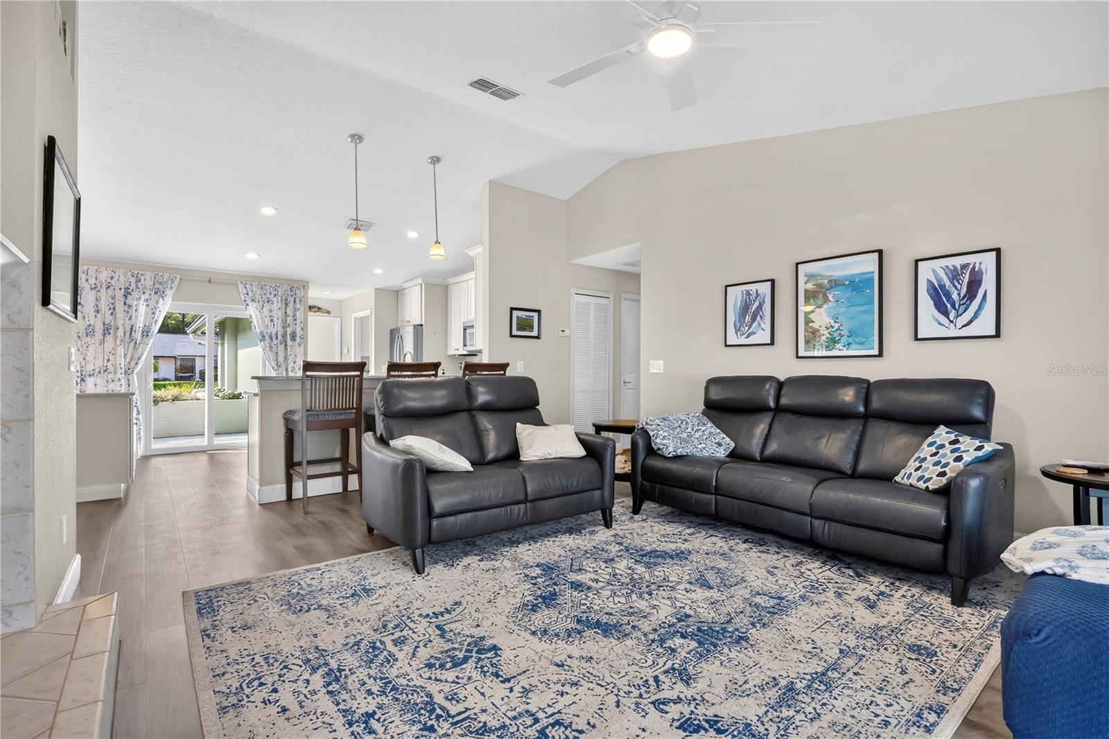 Image 5 of 29 For 9426 Palm Tree Drive