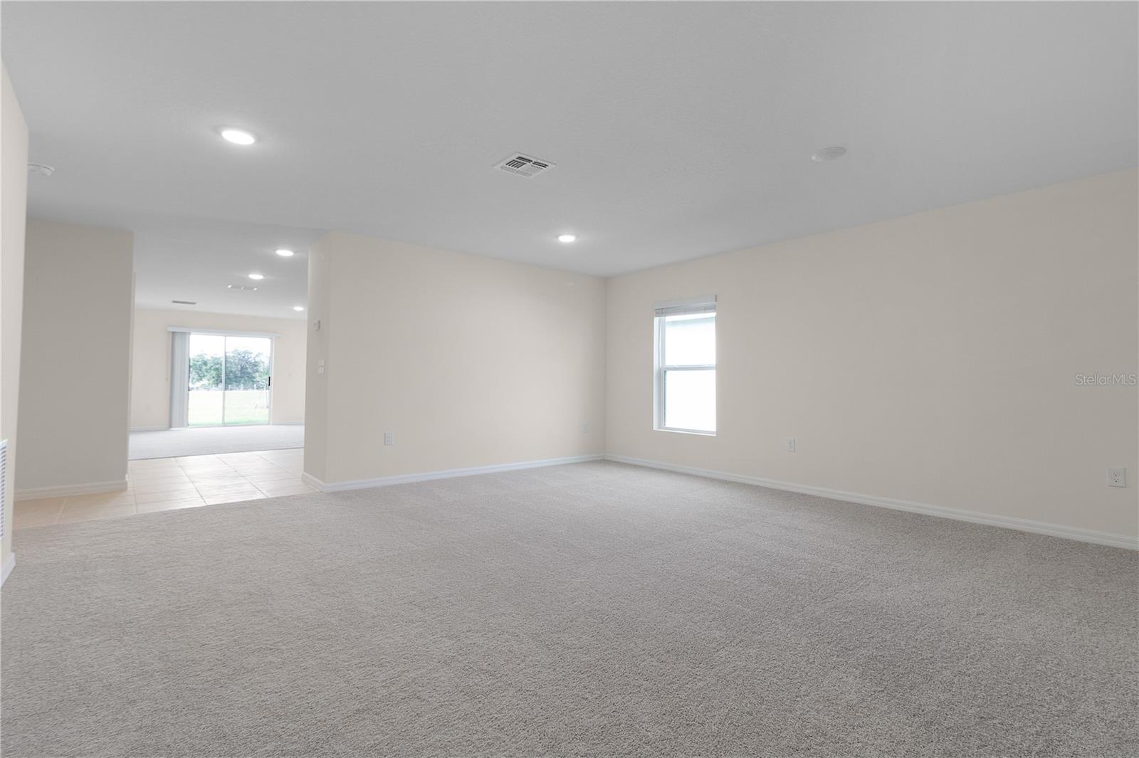 Image 14 of 37 For 304 Towns Circle