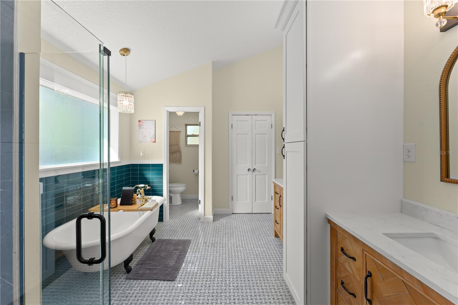 Image 34 of 75 For 1209 Roxboro Road