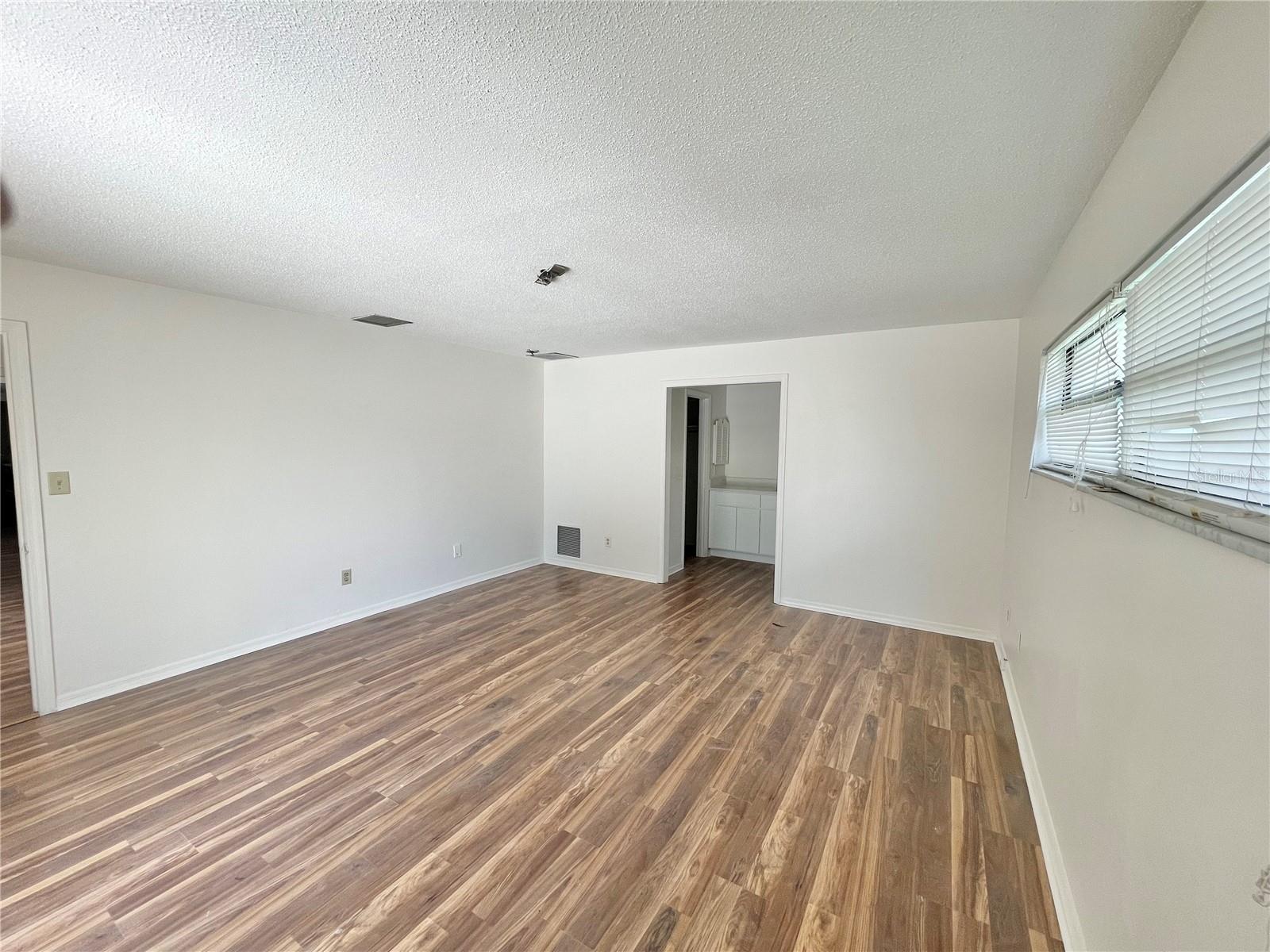 Image 16 of 33 For 5912 Altec Road