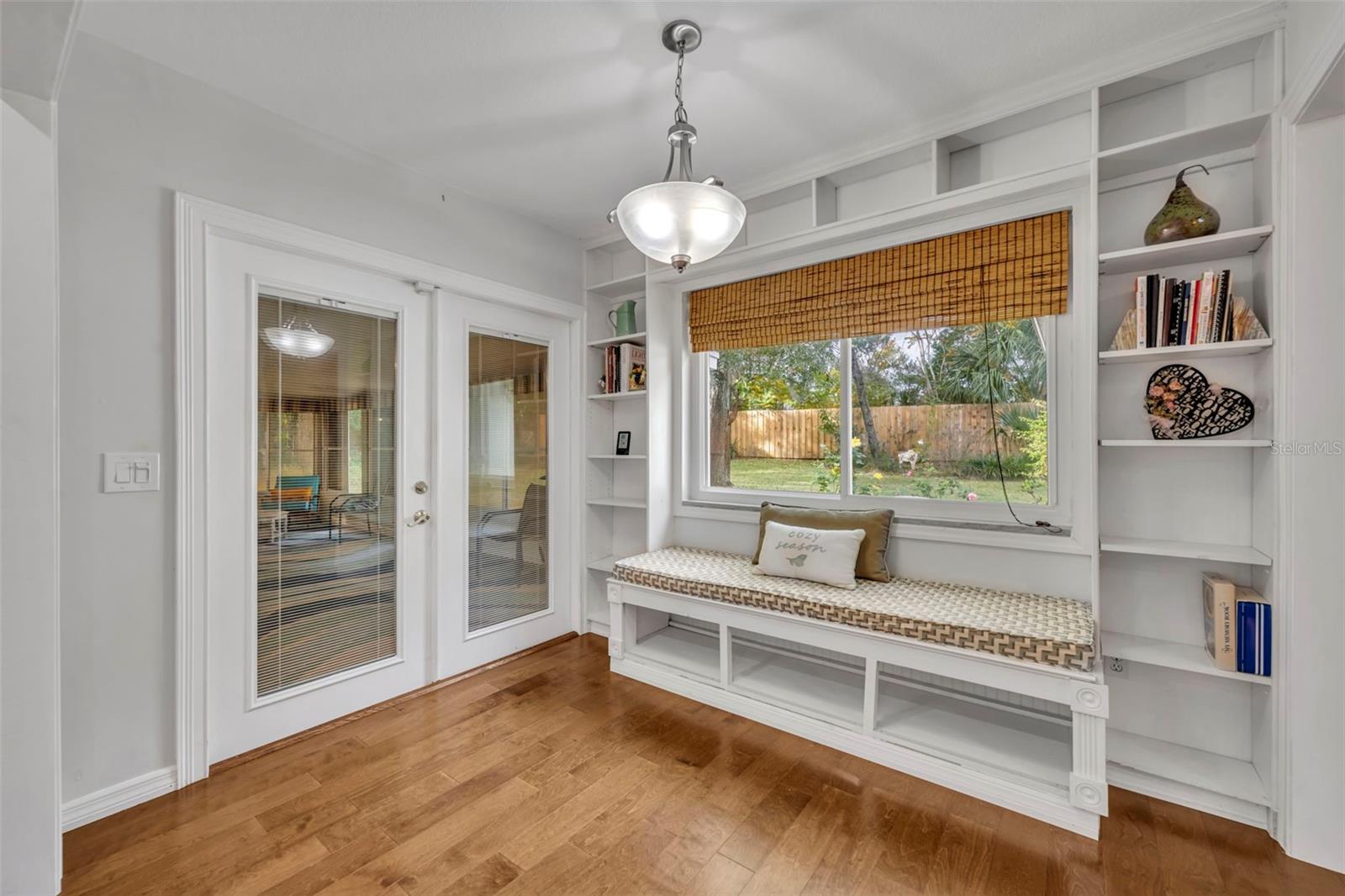 Image 21 of 62 For 652 Cadillac Drive