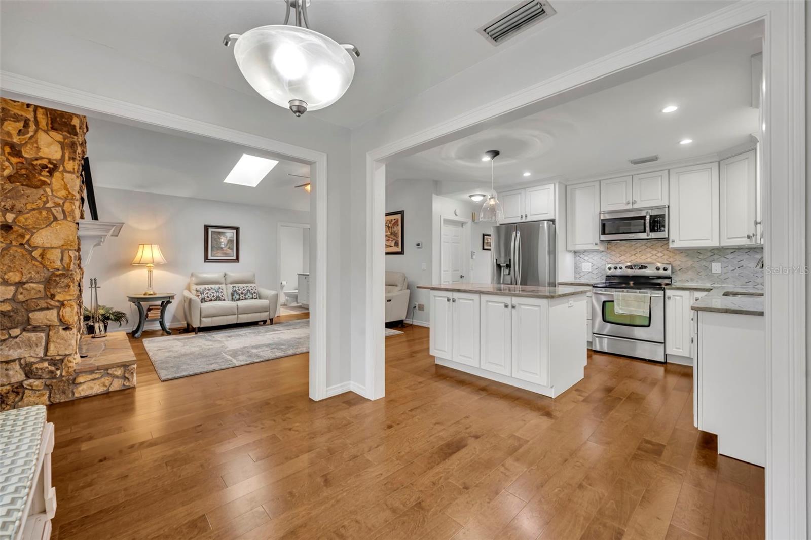 Image 22 of 62 For 652 Cadillac Drive