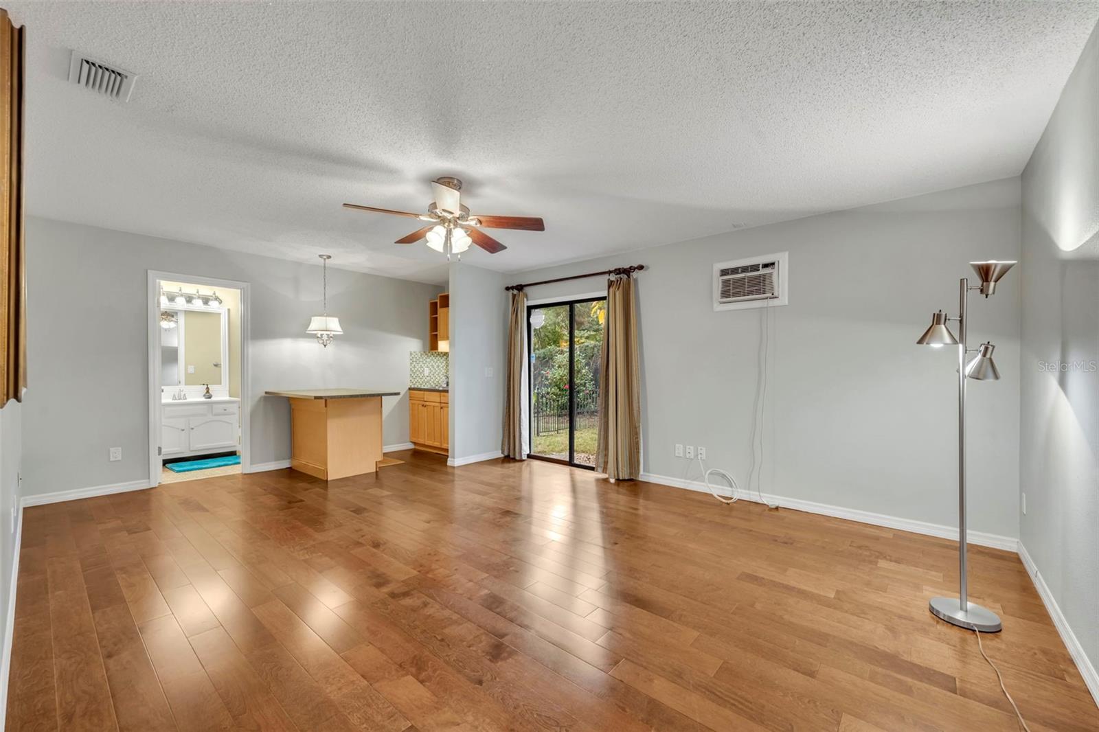 Image 31 of 62 For 652 Cadillac Drive