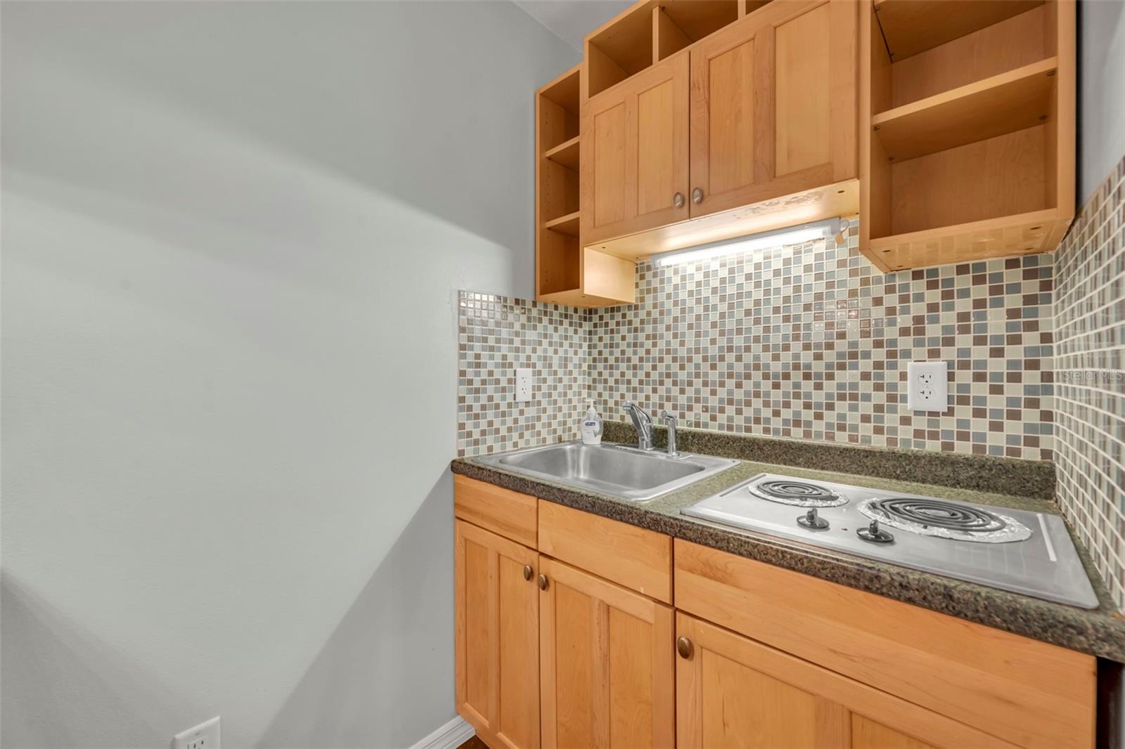 Image 34 of 62 For 652 Cadillac Drive