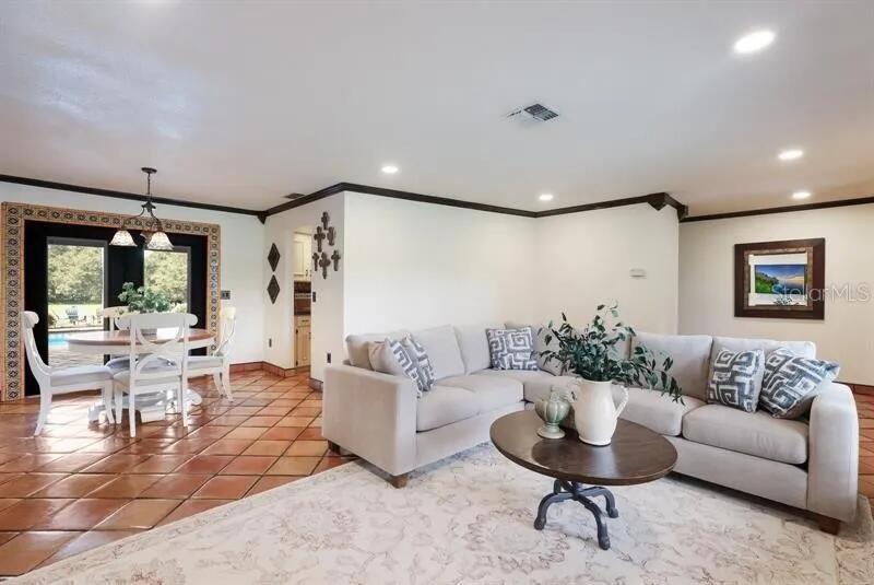 Image 7 of 12 For 2077 Racimo Drive