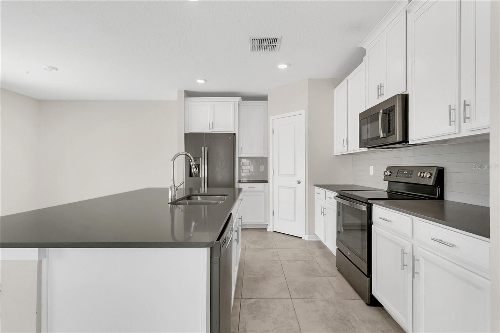 Image 6 of 36 For 2854 Black Birch Drive