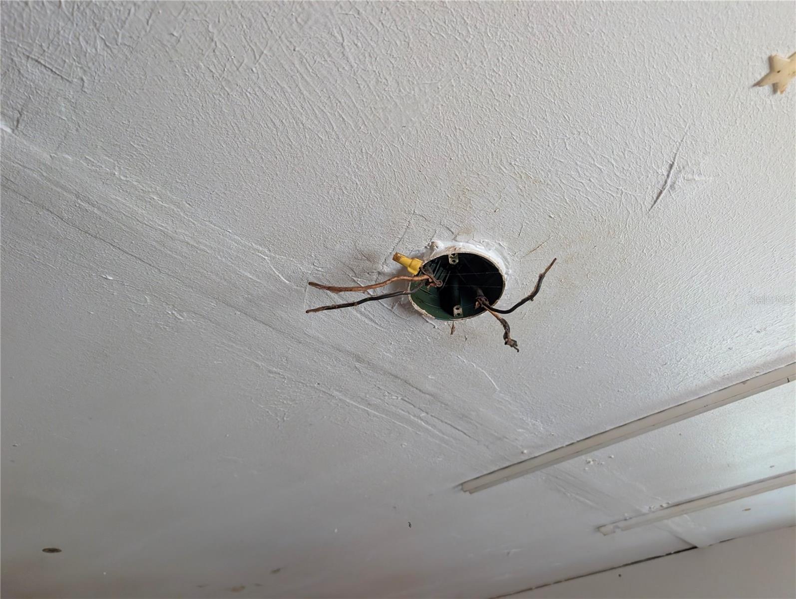 Image 10 of 36 For 25314 Luke Street